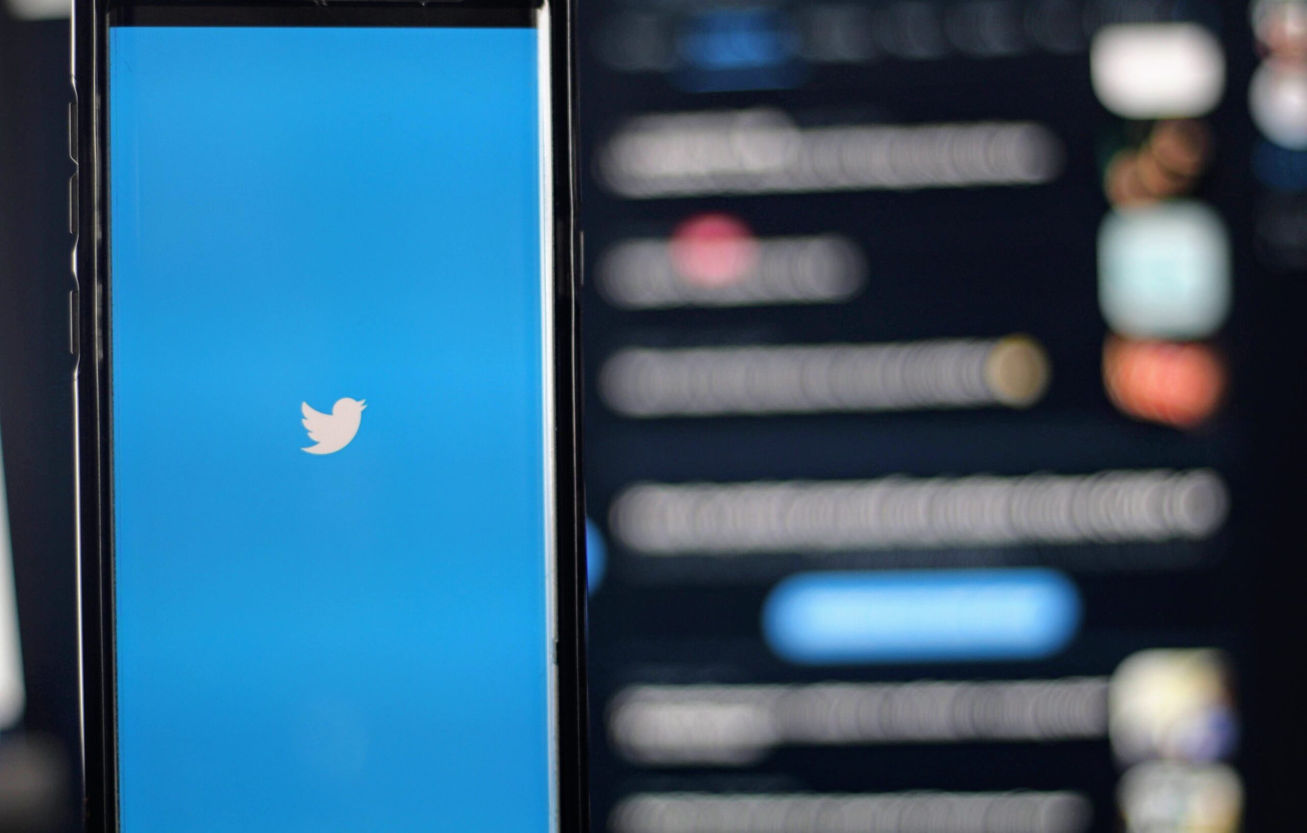 Twitter Allows Users Charge Followers For Premium Posts
