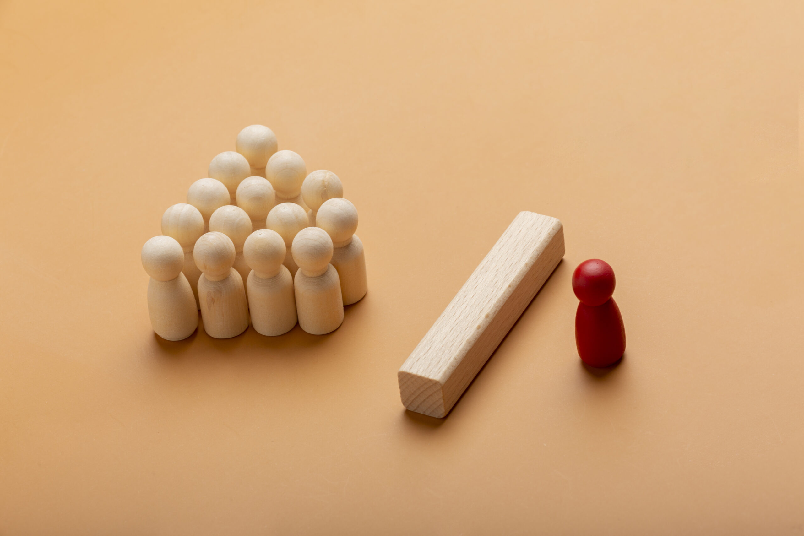 Exploring 9 Key Differences Between Leadership and Management