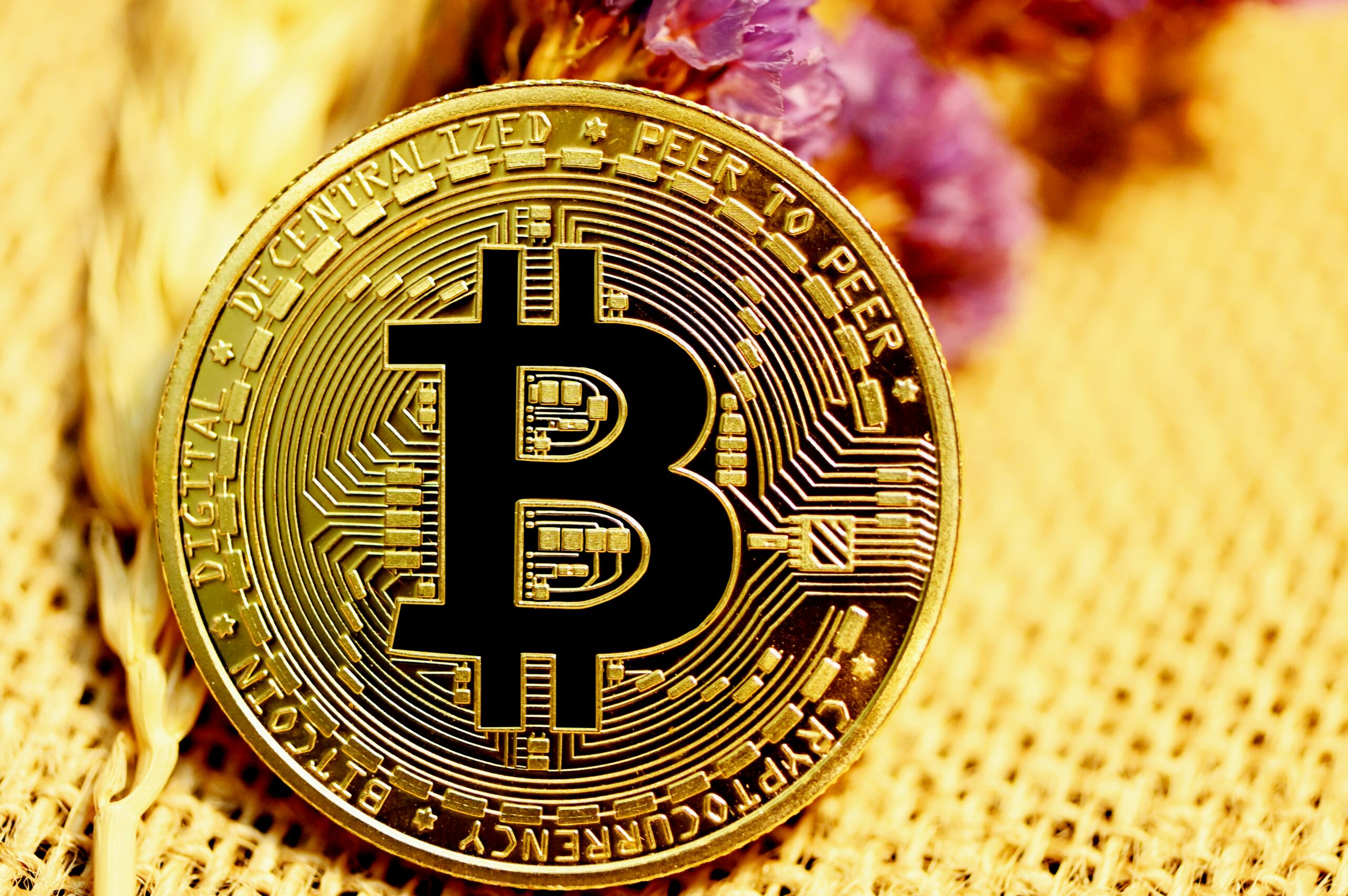 Hesitation to Sell Bitcoin Despite Record Prices, According to Analysts