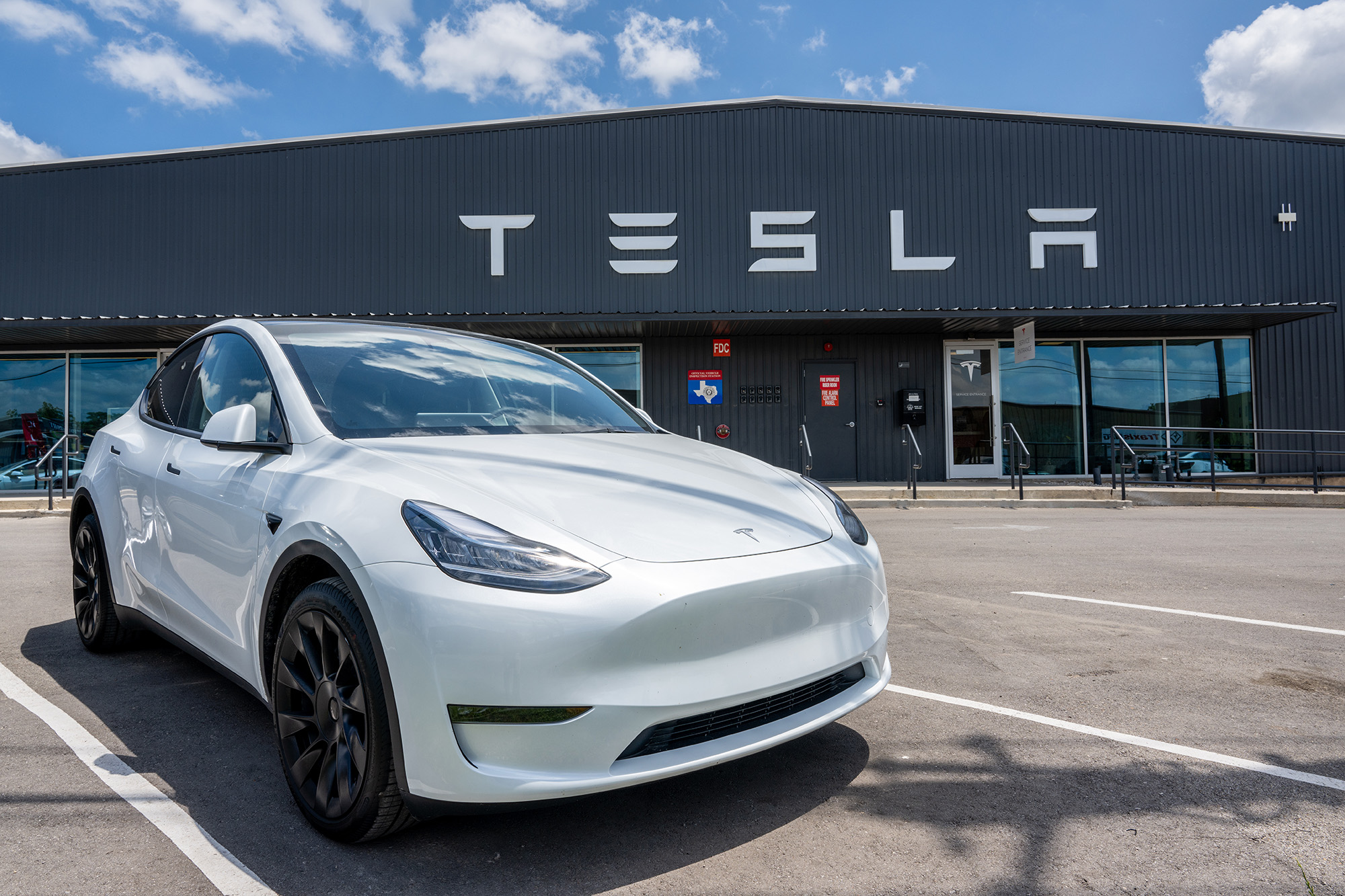 Tesla to scout locations in India for a huge $3 billion electric vehicle plant