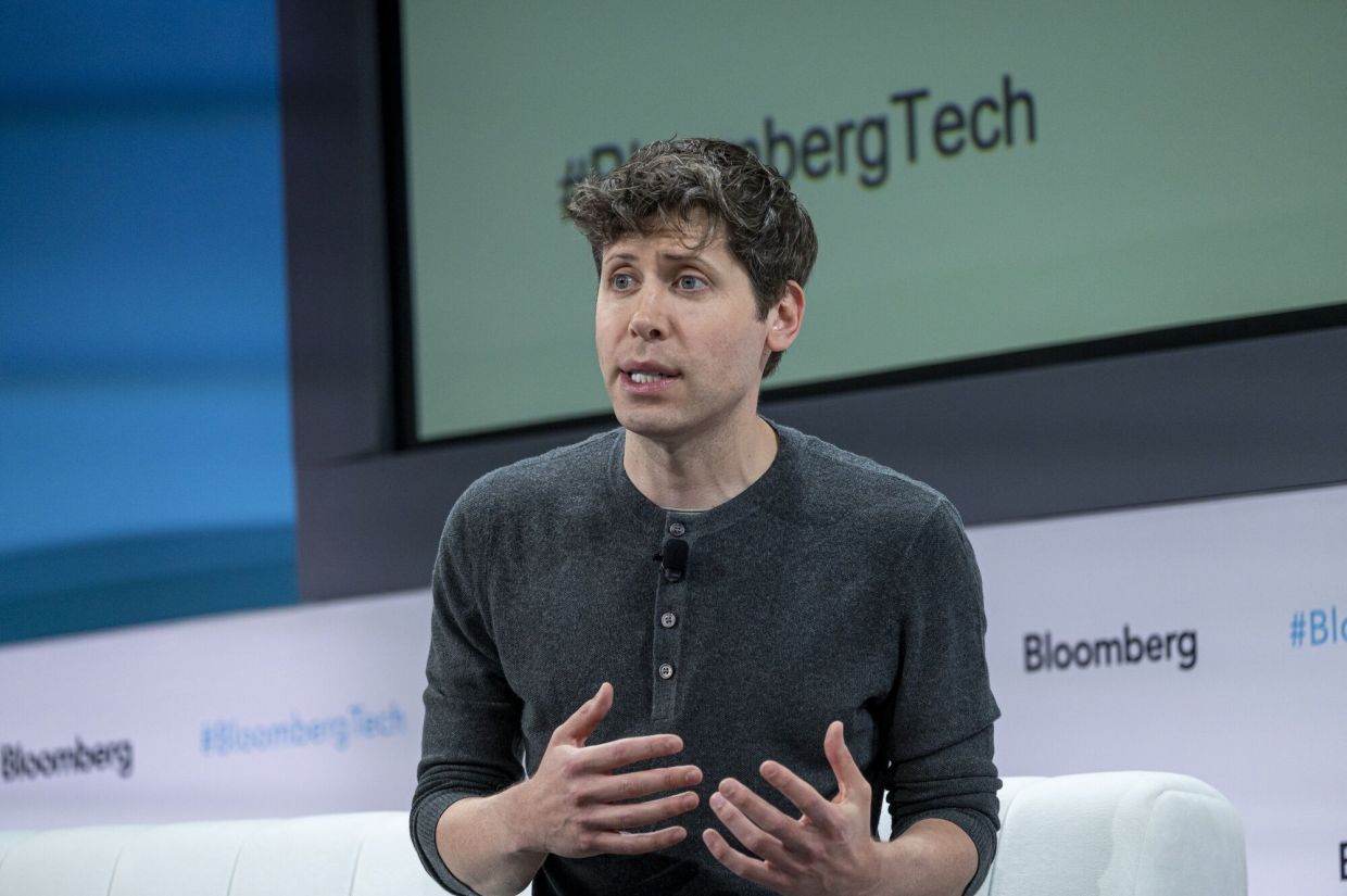 Altman Transfers Control of OpenAI Startup Fund