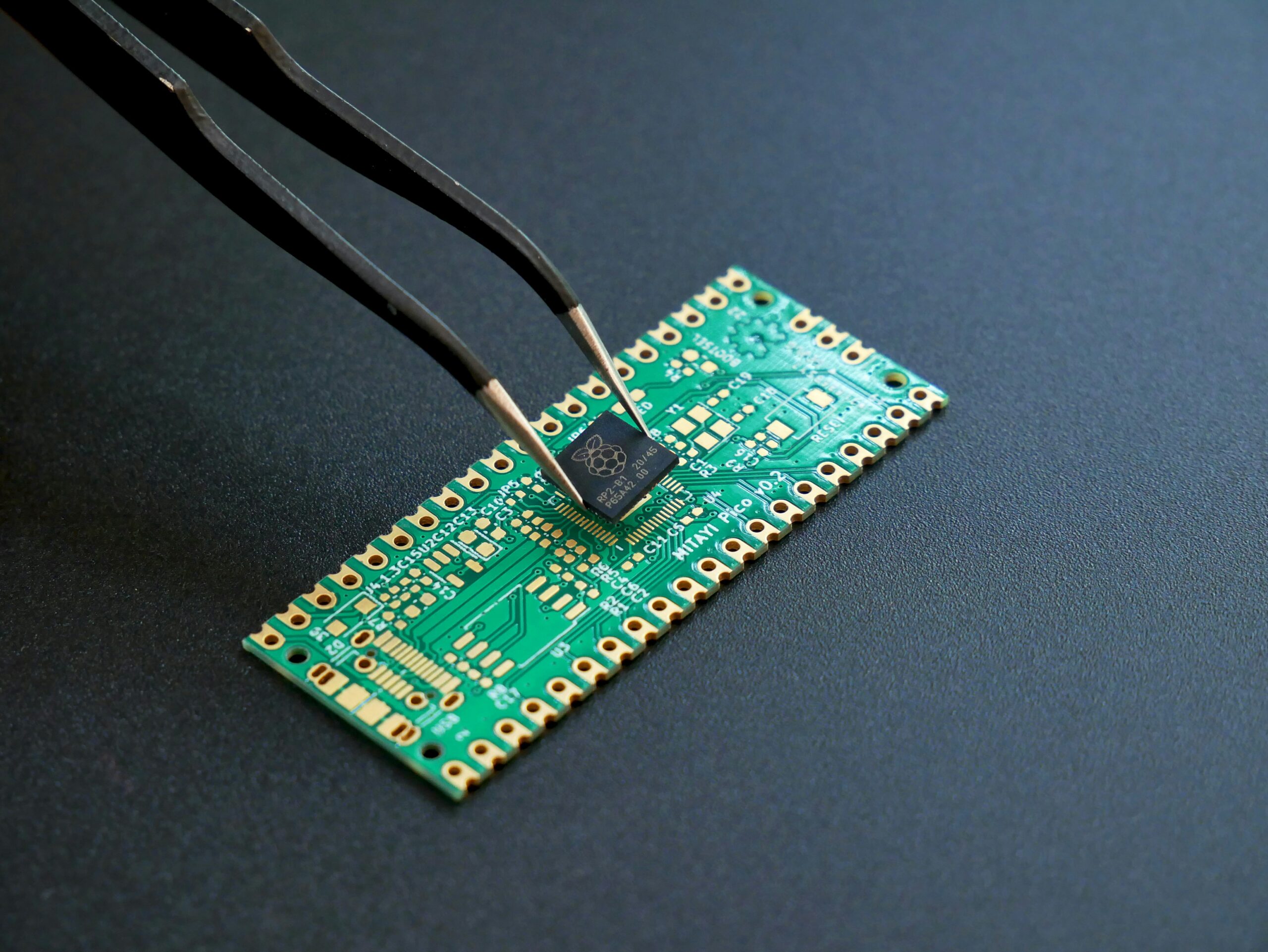 Shin-Etsu Chemical of Japan plans a big $545 million investment in a semiconductor materials facility.
