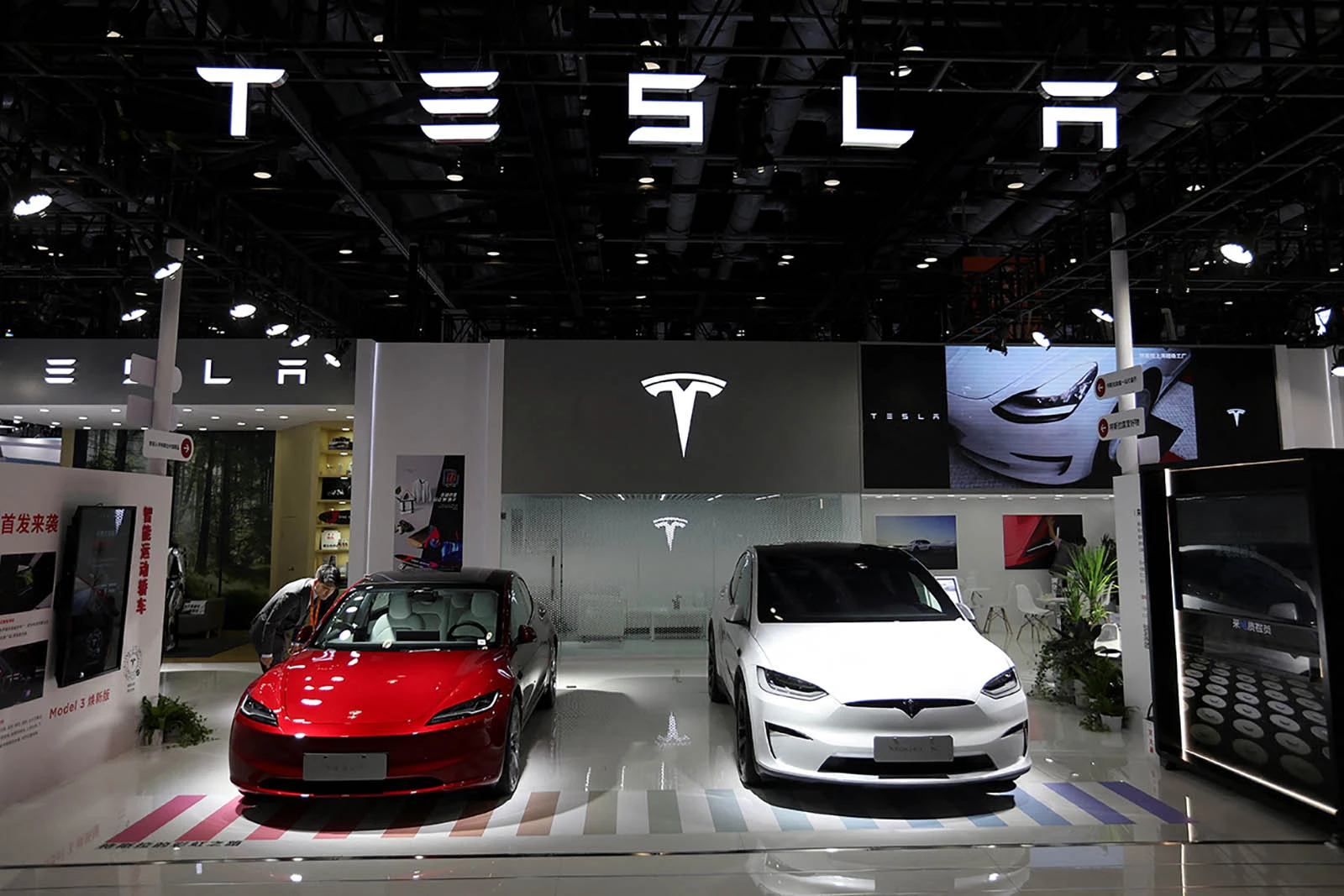 Tesla Required to Submit Autopilot Recall Data to NHTSA by July or Face $135 Million Penalty