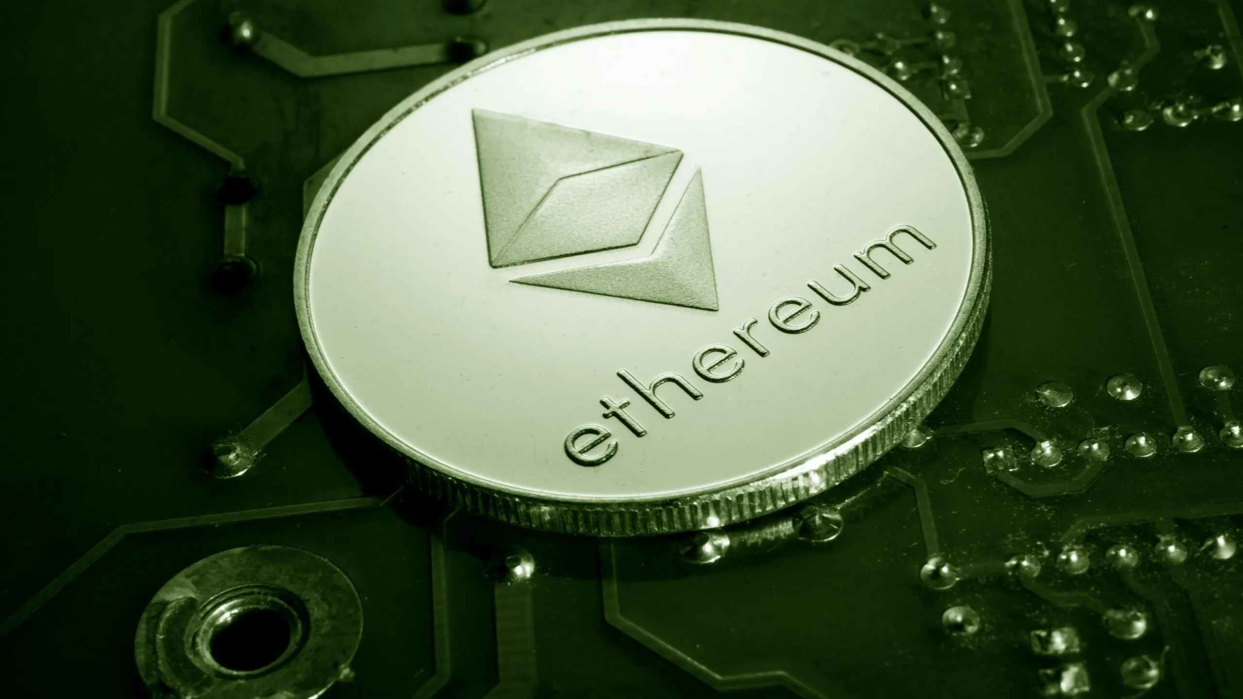 Debate Intensifies Over the Importance of Decentralization in Crypto