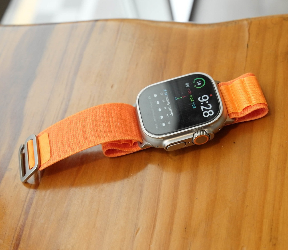 Apple Could Revolutionize Apple Watch with Cameras and AI by 2027