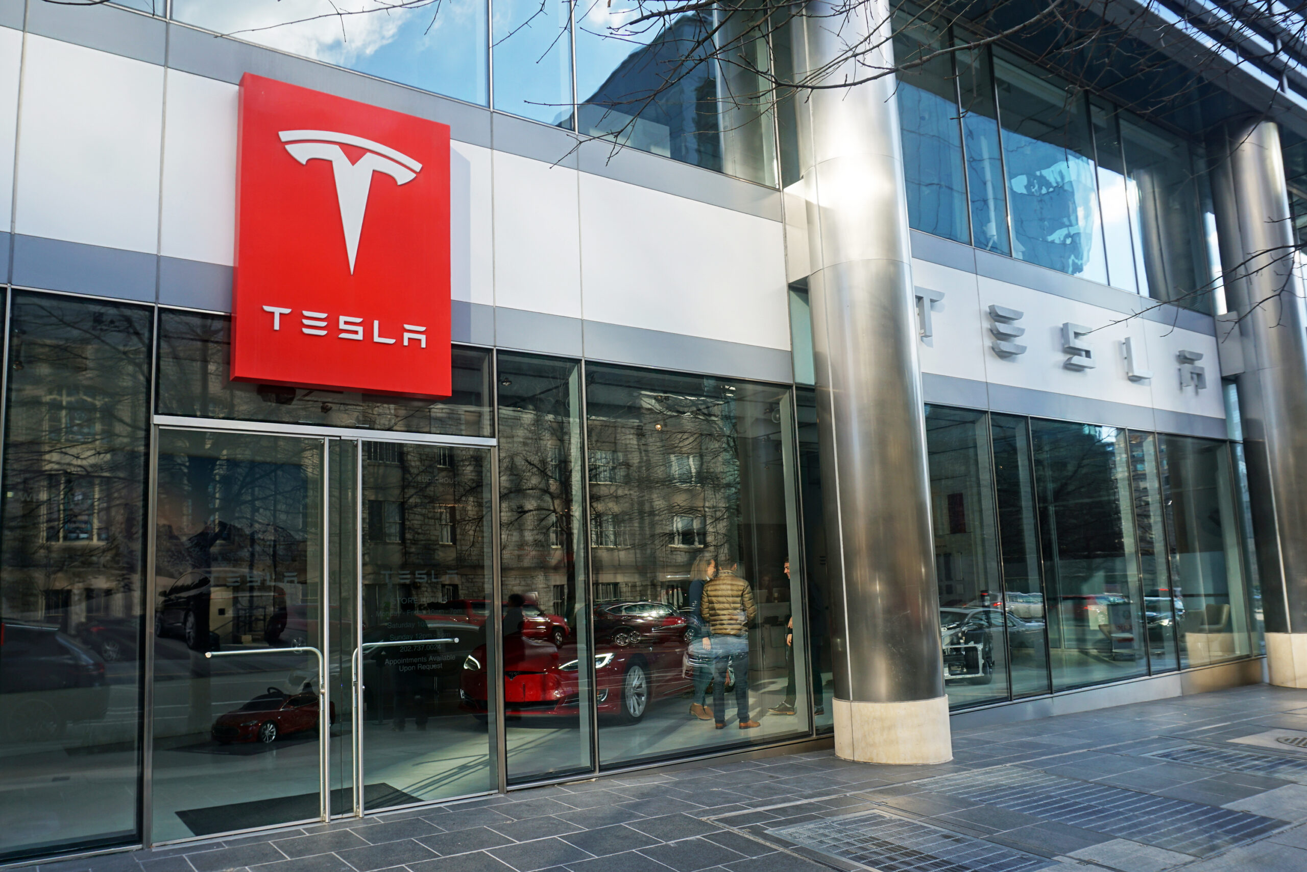 Tesla Showroom in Austin Targeted by Incendiary Devices