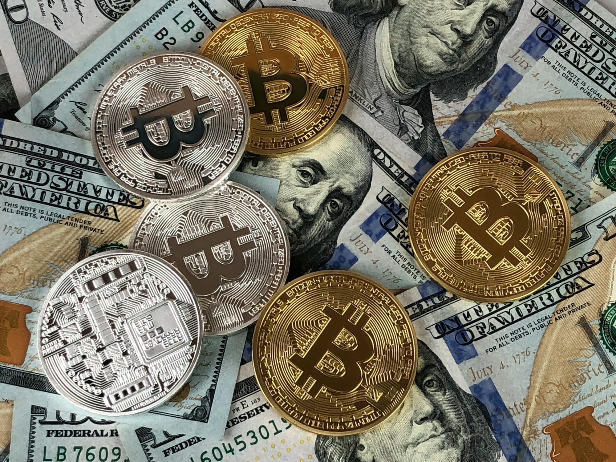 Crypto Firms Aim for Bank Charters Amid Regulatory Shift Under Trump