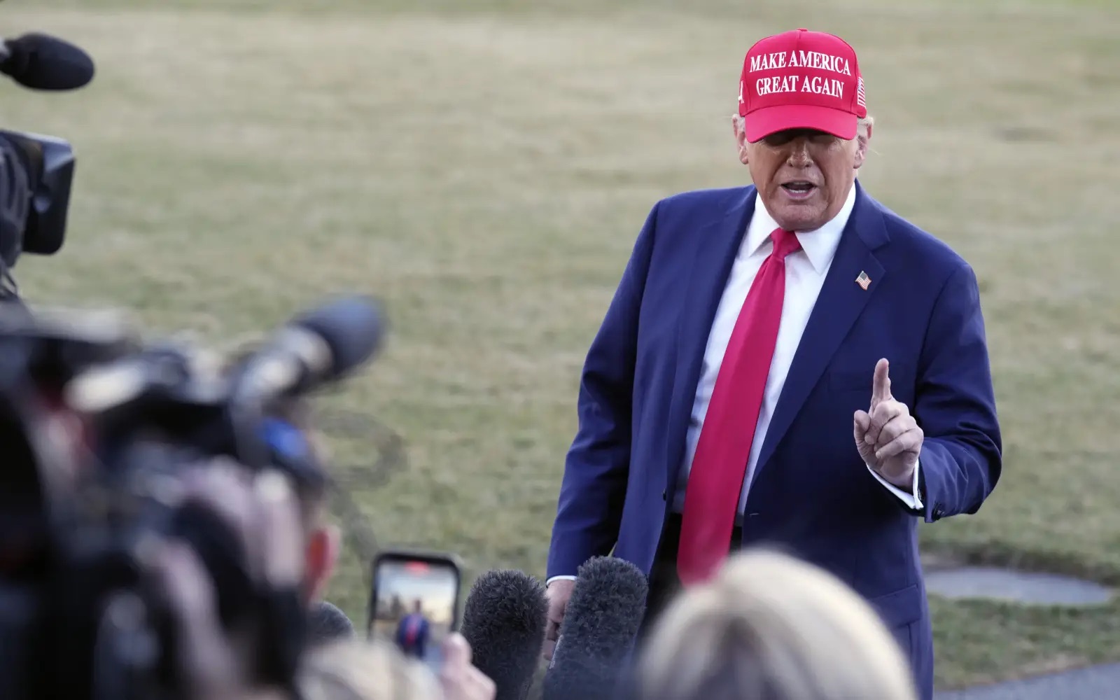 Trump Warns of Much Larger Tariffs if EU and Canada Join Forces Against U.S.
