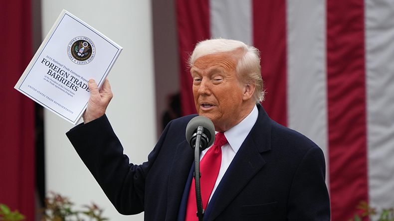 Trump Warns Foreign Chip Makers Tariffs Will Start Soon