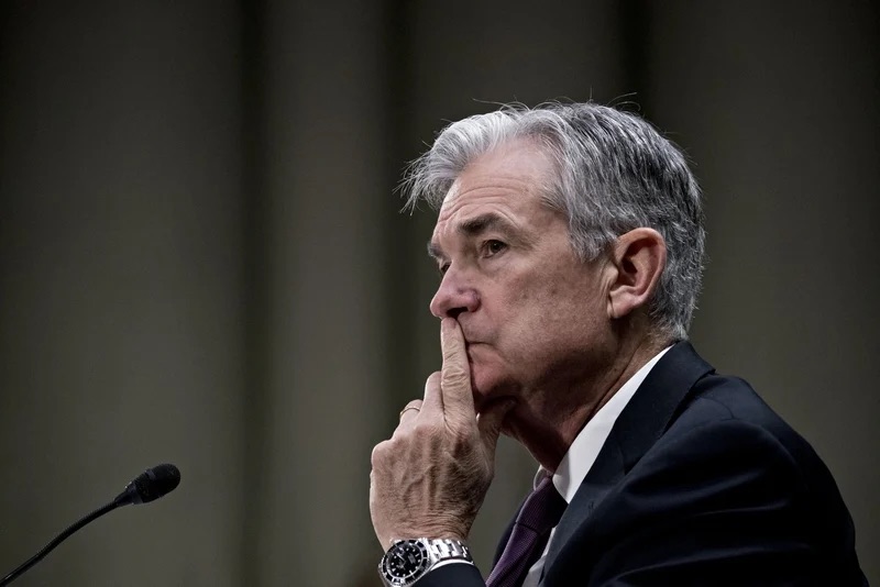 Trump Considers Blaming Powell as Tariffs Weigh on Economic Outlook