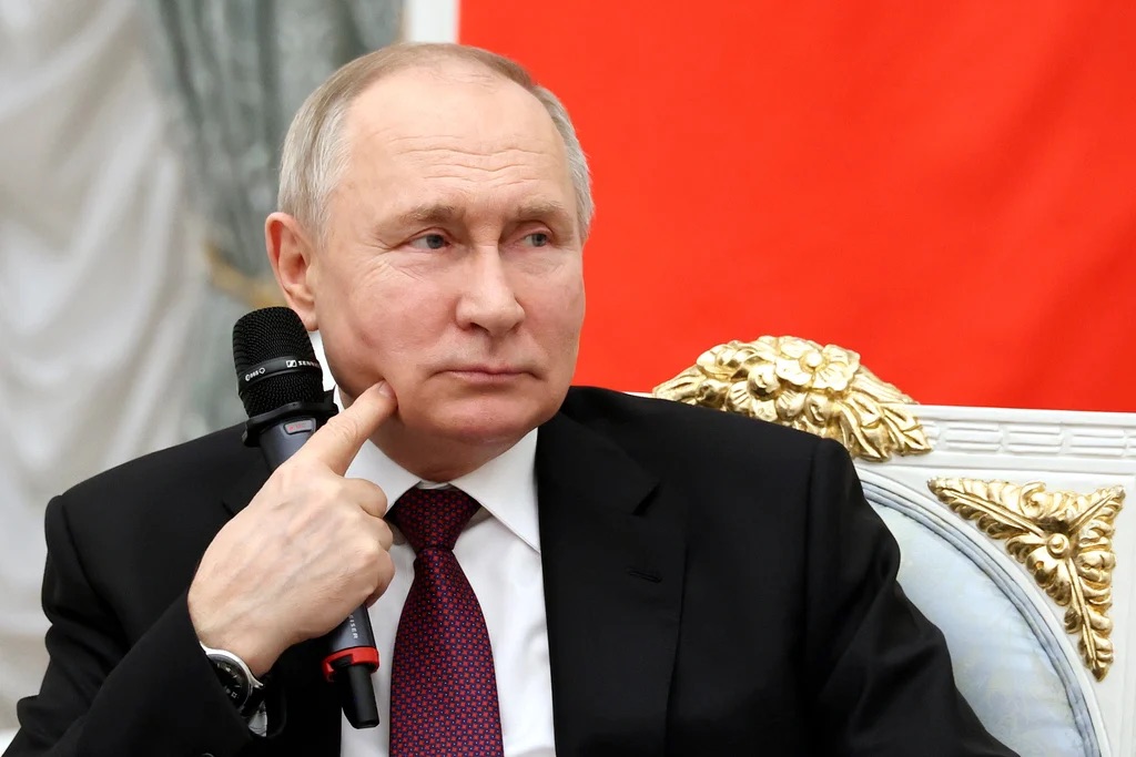 Russia and Ukraine Blame Each Other for Violating One-Day Easter Ceasefire