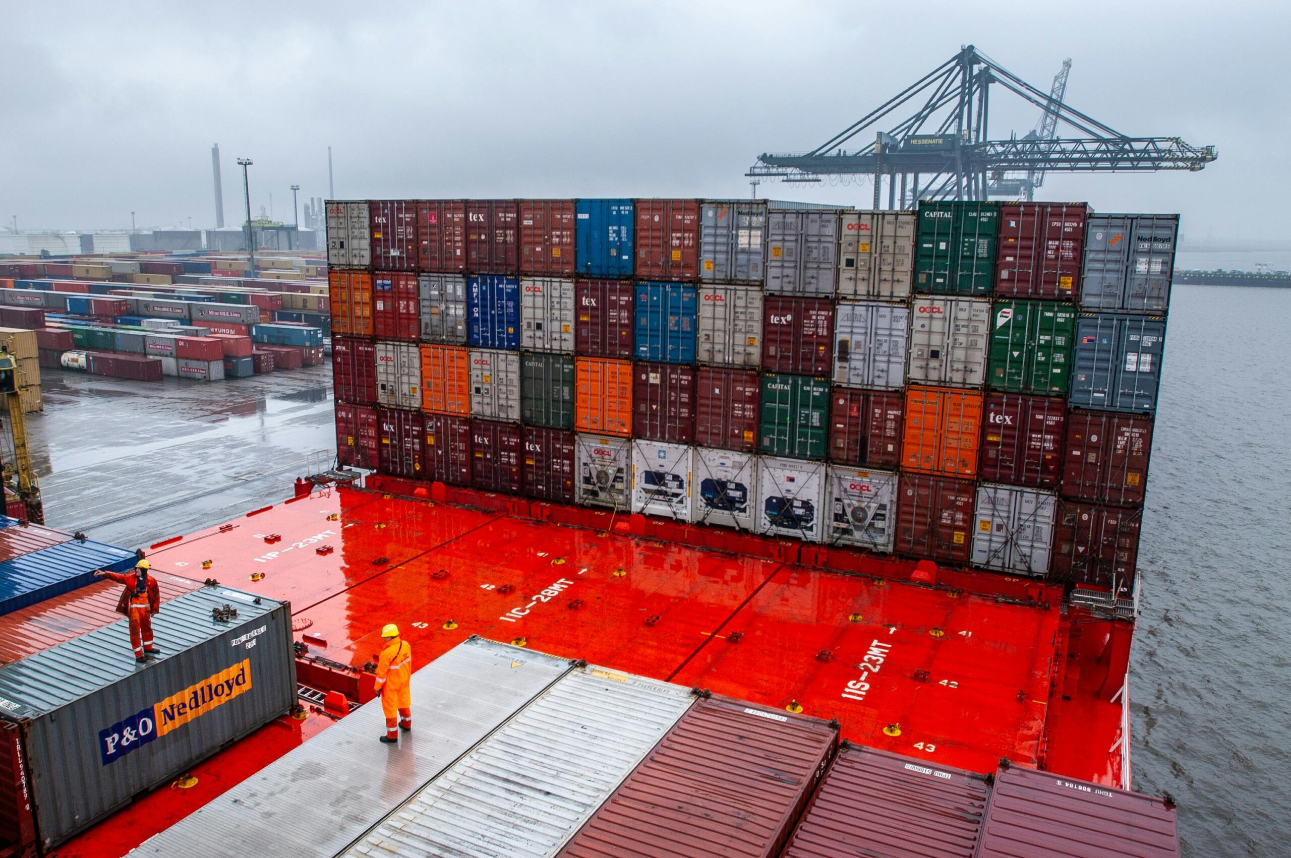 Trump Suggests Tariff Revenue Could Replace Income Tax, But Economists Remain Skeptical