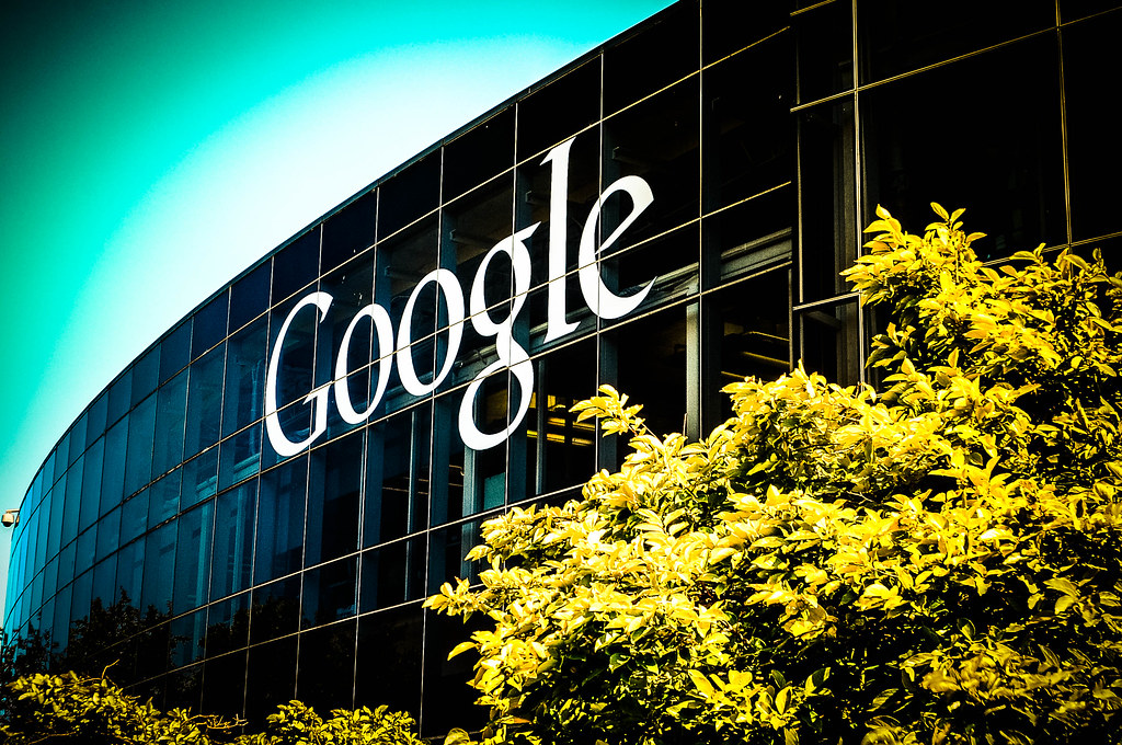 Google’s New Simplify Feature for iOS Uses AI to Clarify Complex Text