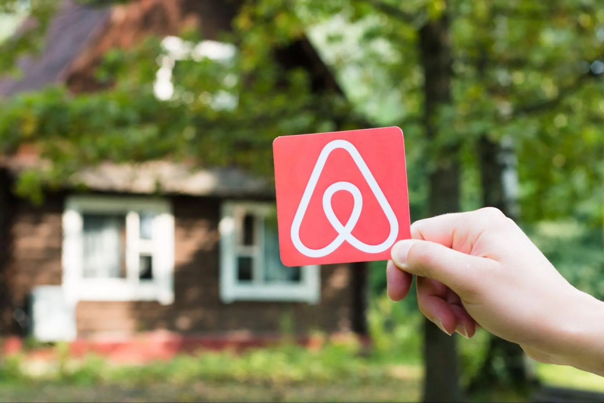Spain Tightens Airbnb Rules Amid Renewed Tourism Backlash