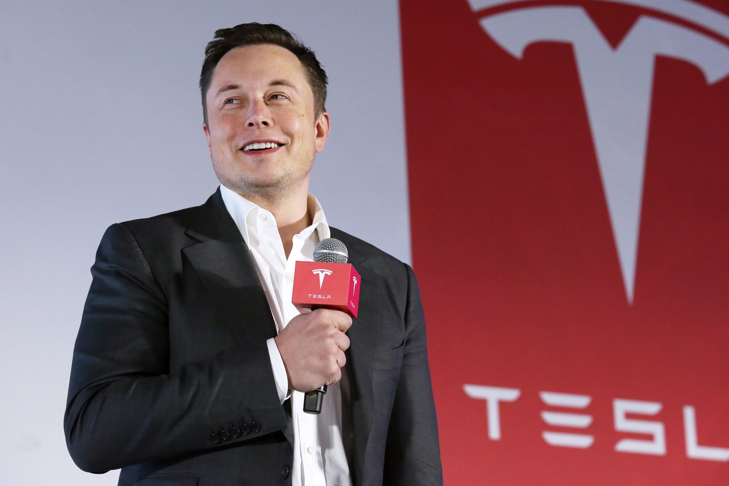 Elon Musk Pledges to Lead Tesla for Next Five Years