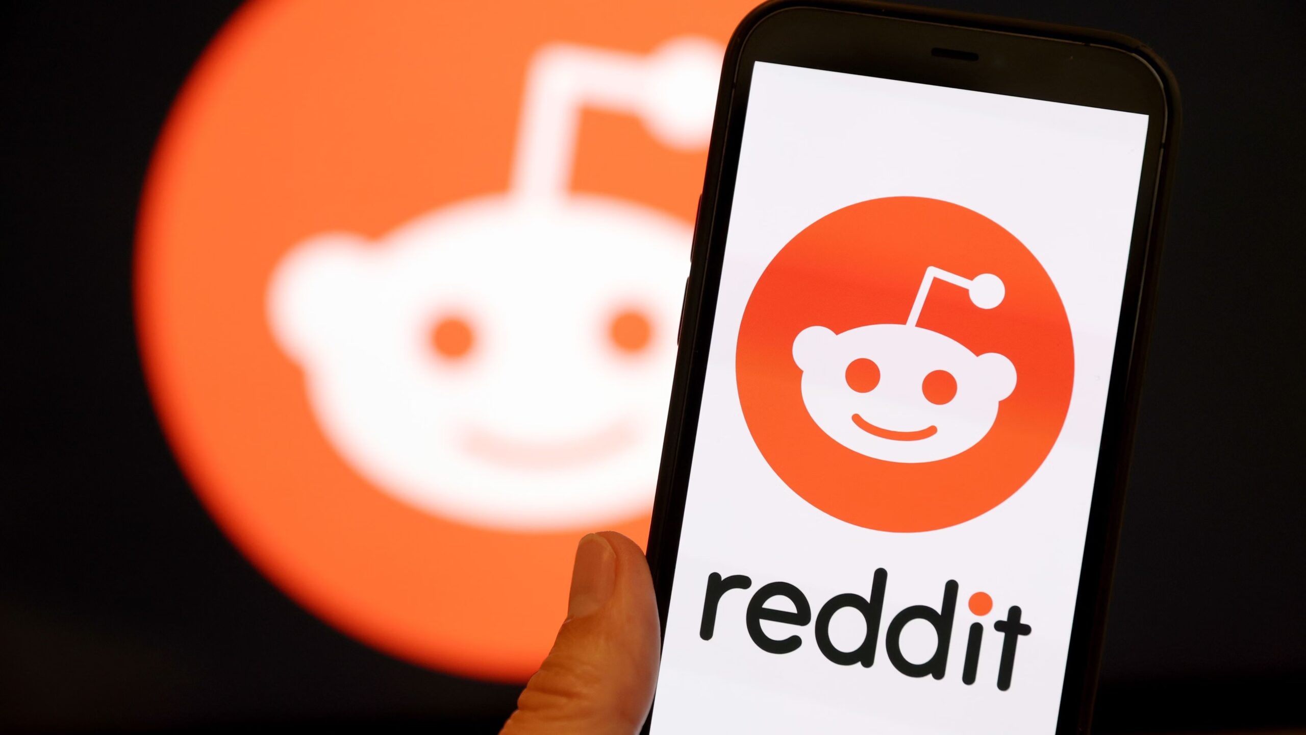 Reddit Sues AI Startup Anthropic Over Contract Breach and ‘Unfair Competition’
