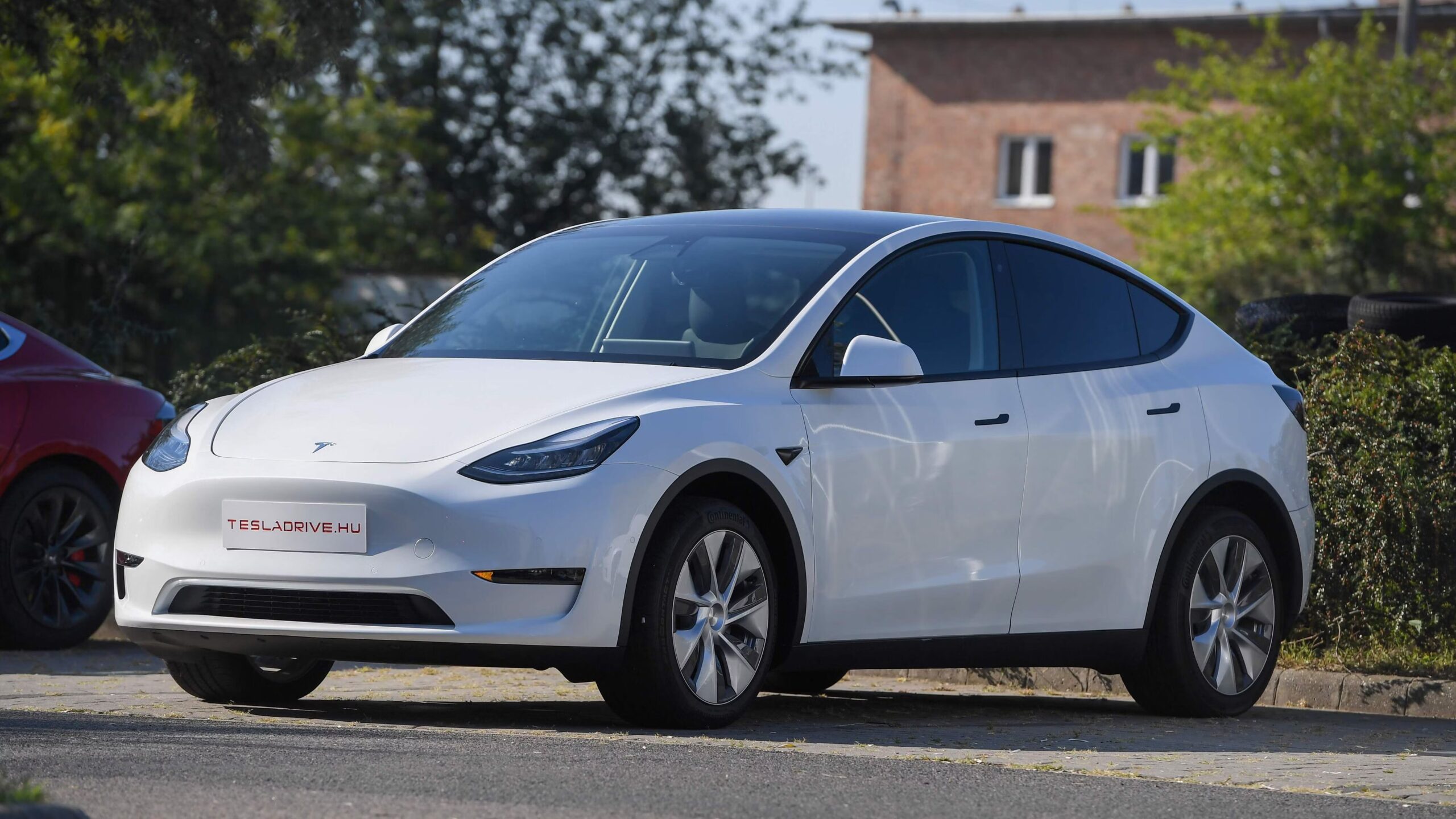 Tesla Achieves Fully Autonomous Delivery From Factory to Customer