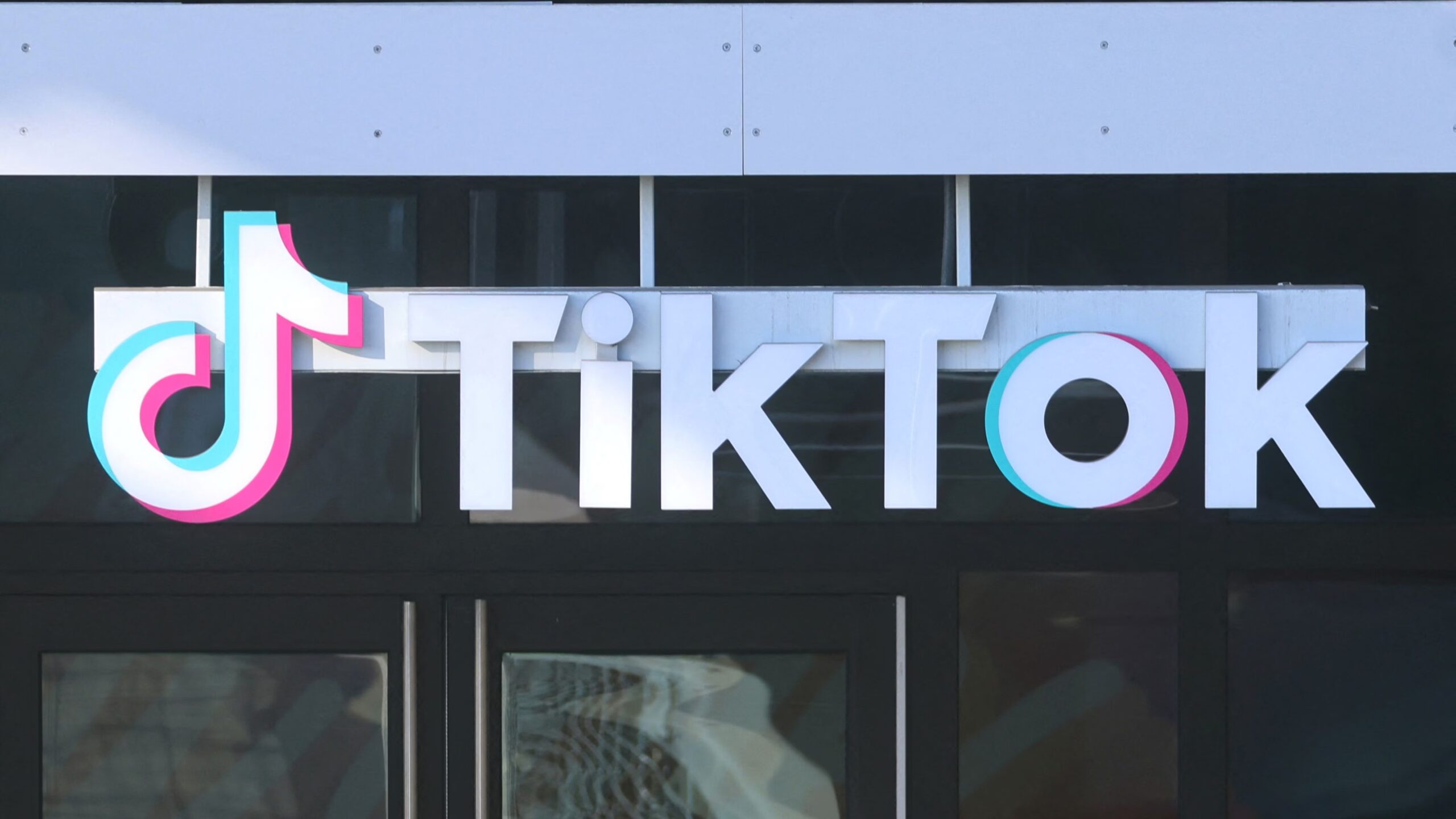 TikTok Simplifies Finding Songs on Musician Profiles