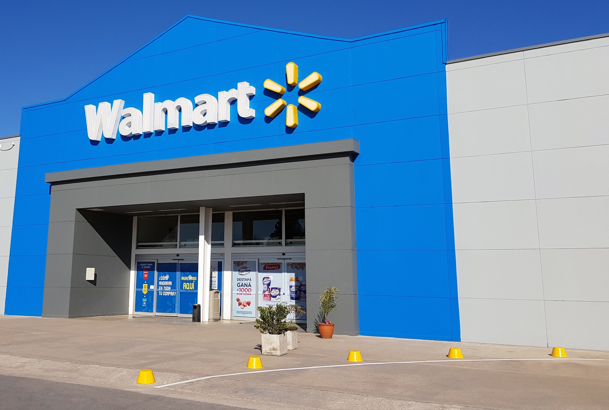 Walmart Cuts Hundreds of Store-Support Positions