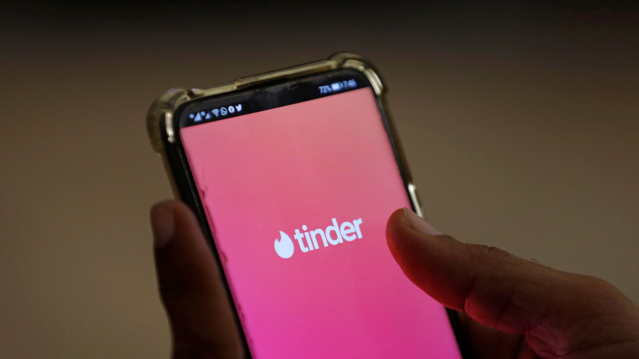 Tinder Implements Mandatory Facial Recognition to Combat Bots