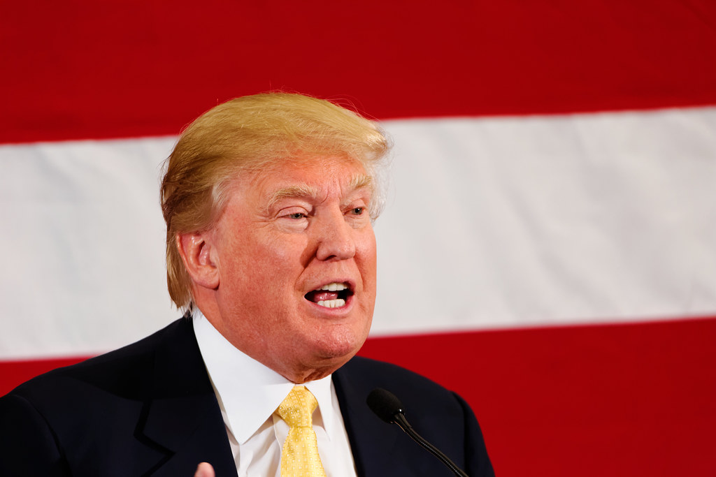 Trump Warns Courts Not to Overturn Tariffs, Calls Them ‘Huge Positive’ for Markets