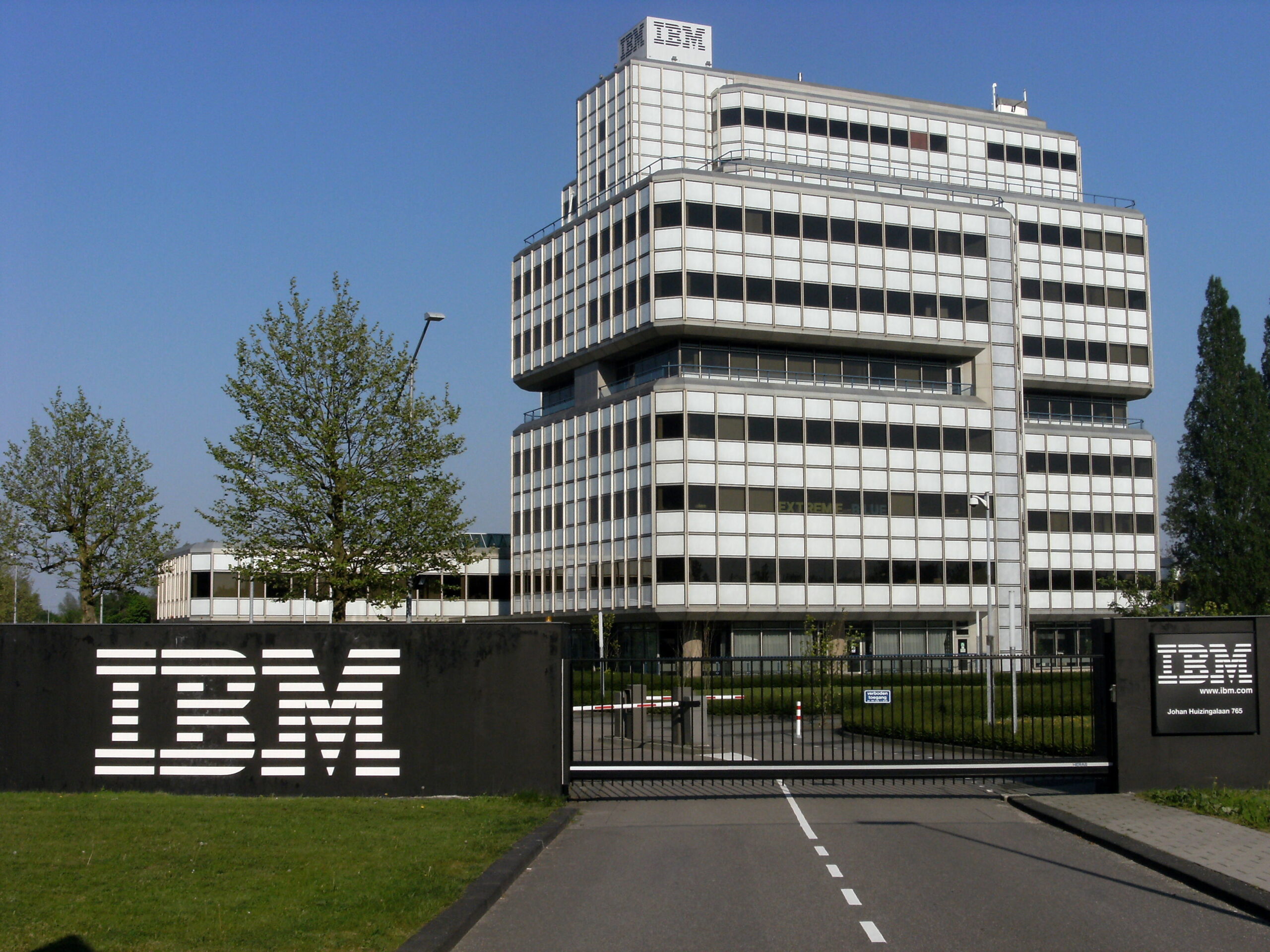 IBM and AMD Turn to Quantum as They Trail in Generative AI