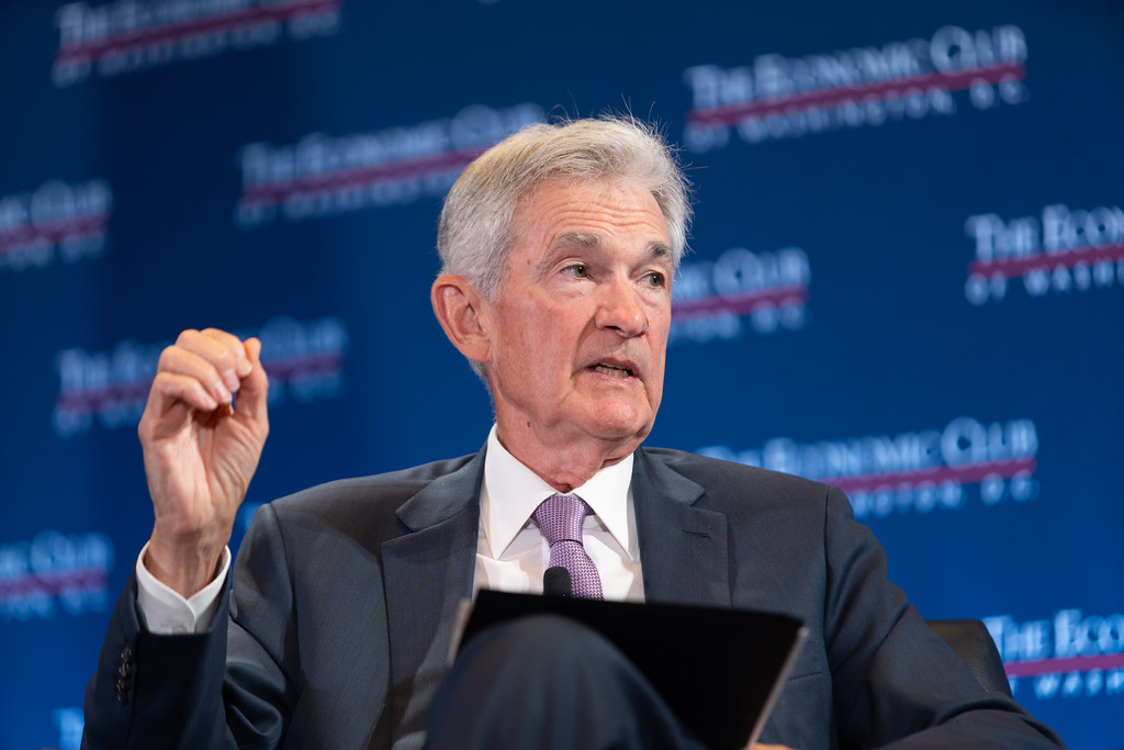 Powell Says Rate Cuts Possible as Fed Moves Cautiously