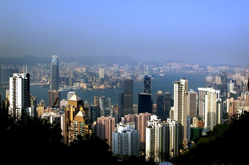 Hong Kong Banks Pressed to Streamline Hiring to Lure Talent
