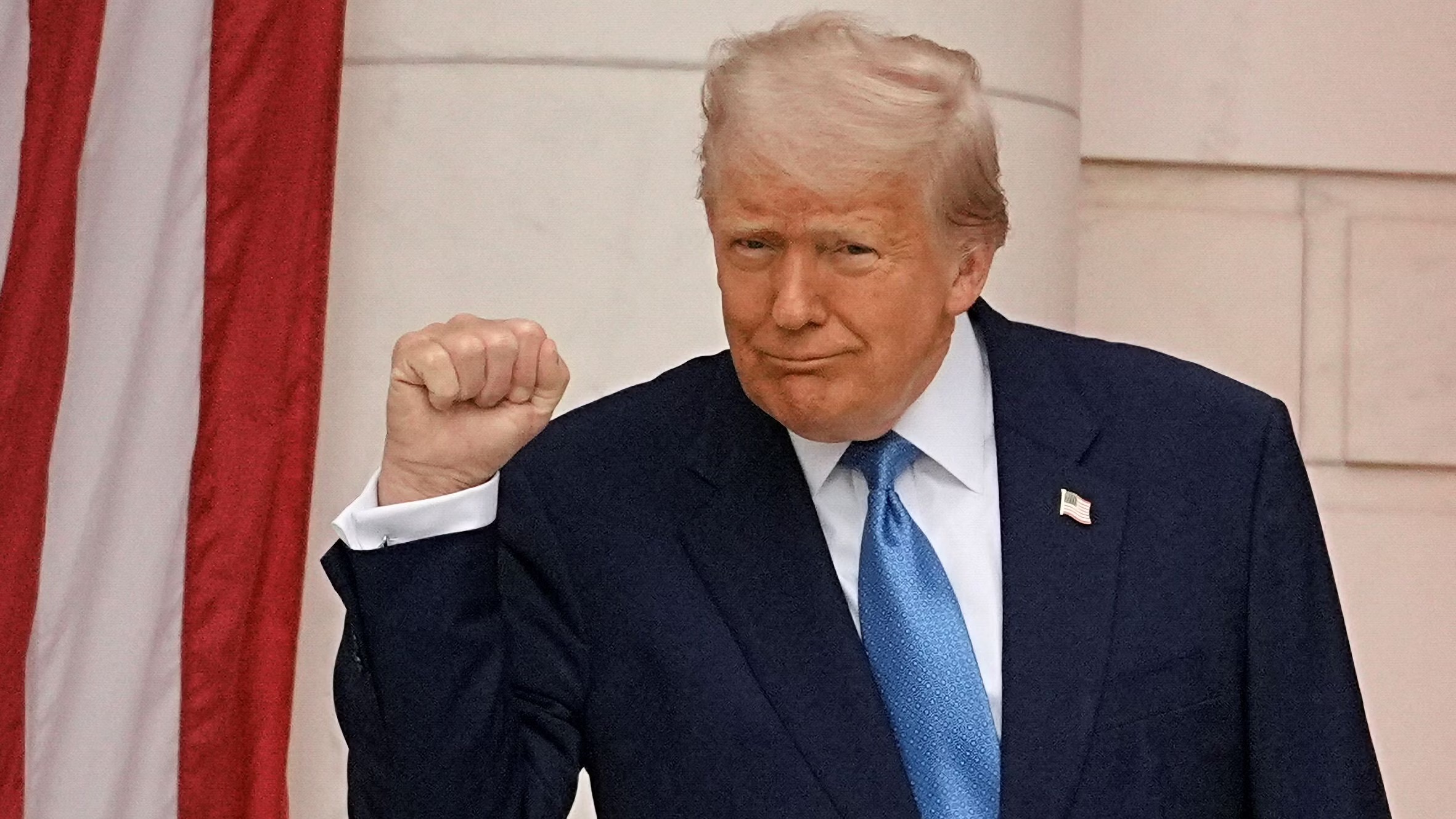 Trump Suggests Chip Tariffs Could Climb to 200%–300%