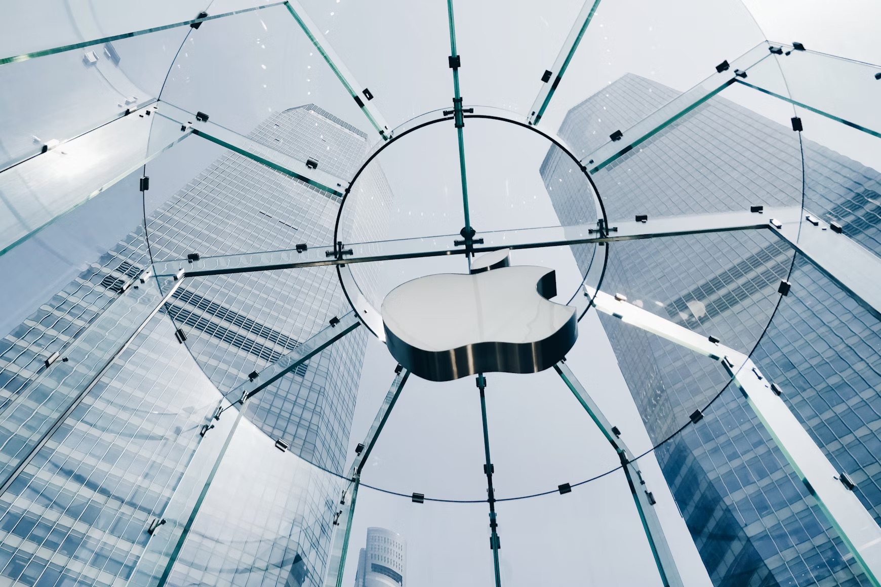 Apple and Trump Announce $100 Billion U.S. Spending Expansion, Including $2.5 Billion iPhone Glass Factory