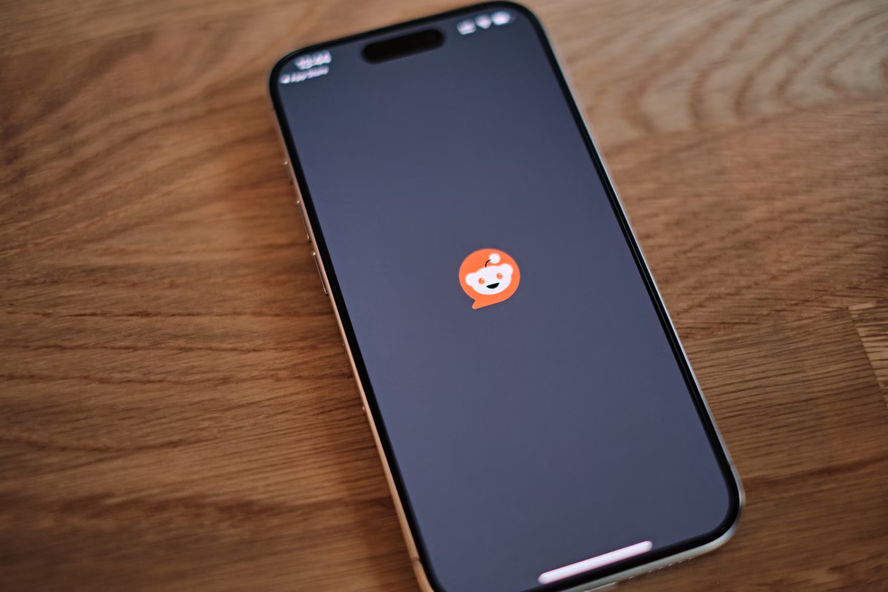 Reddit Blocks Internet Archive to Prevent Free User Data Scraping