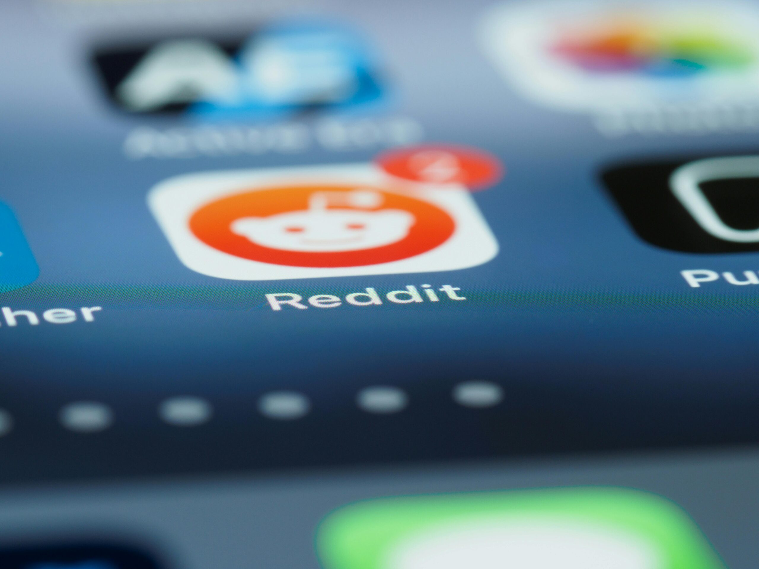 Reddit Debuts New Tools to Help Publishers Track and Share Stories