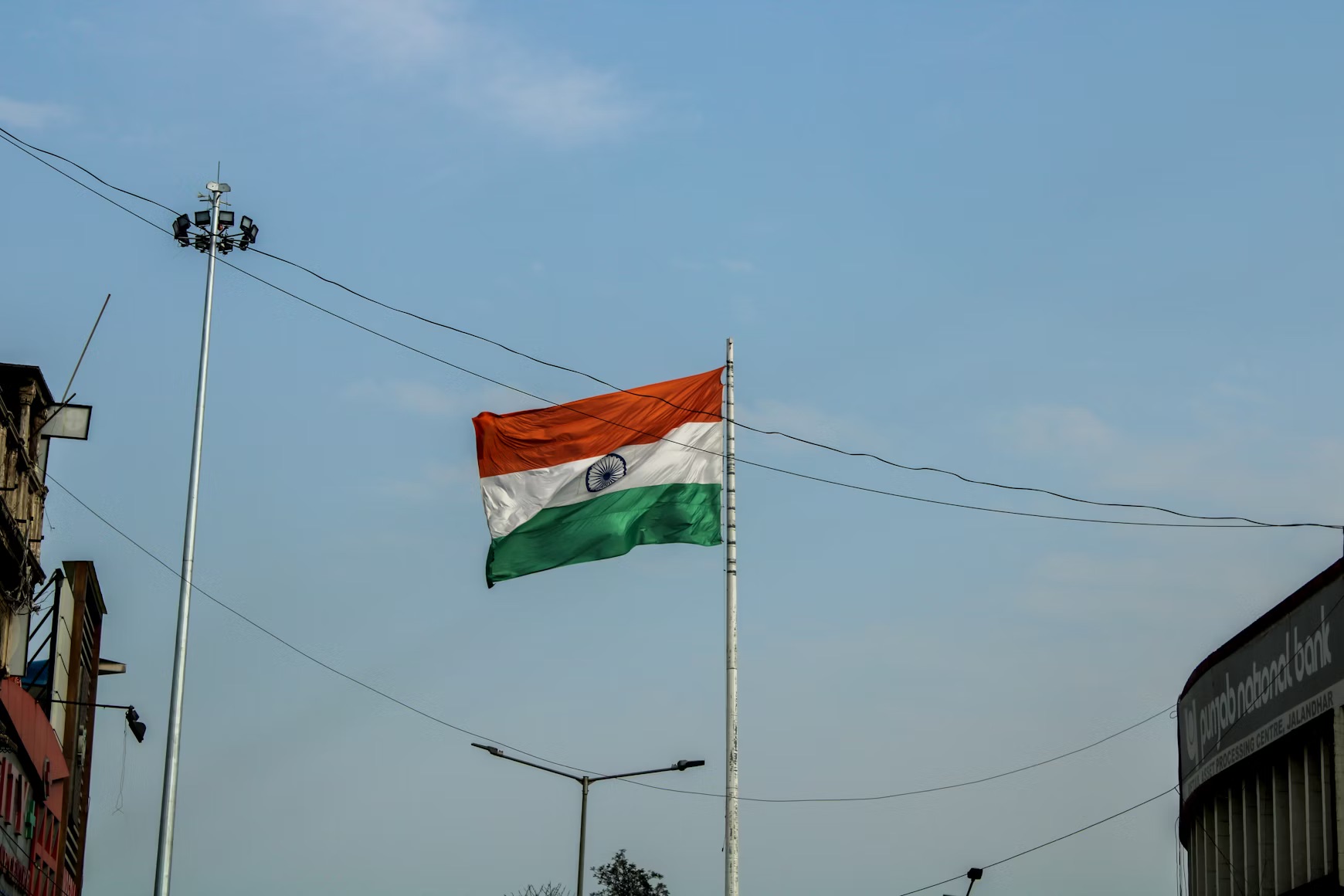 India Trials AI Chatbot E-Commerce Using ChatGPT, Gemini, and Claude