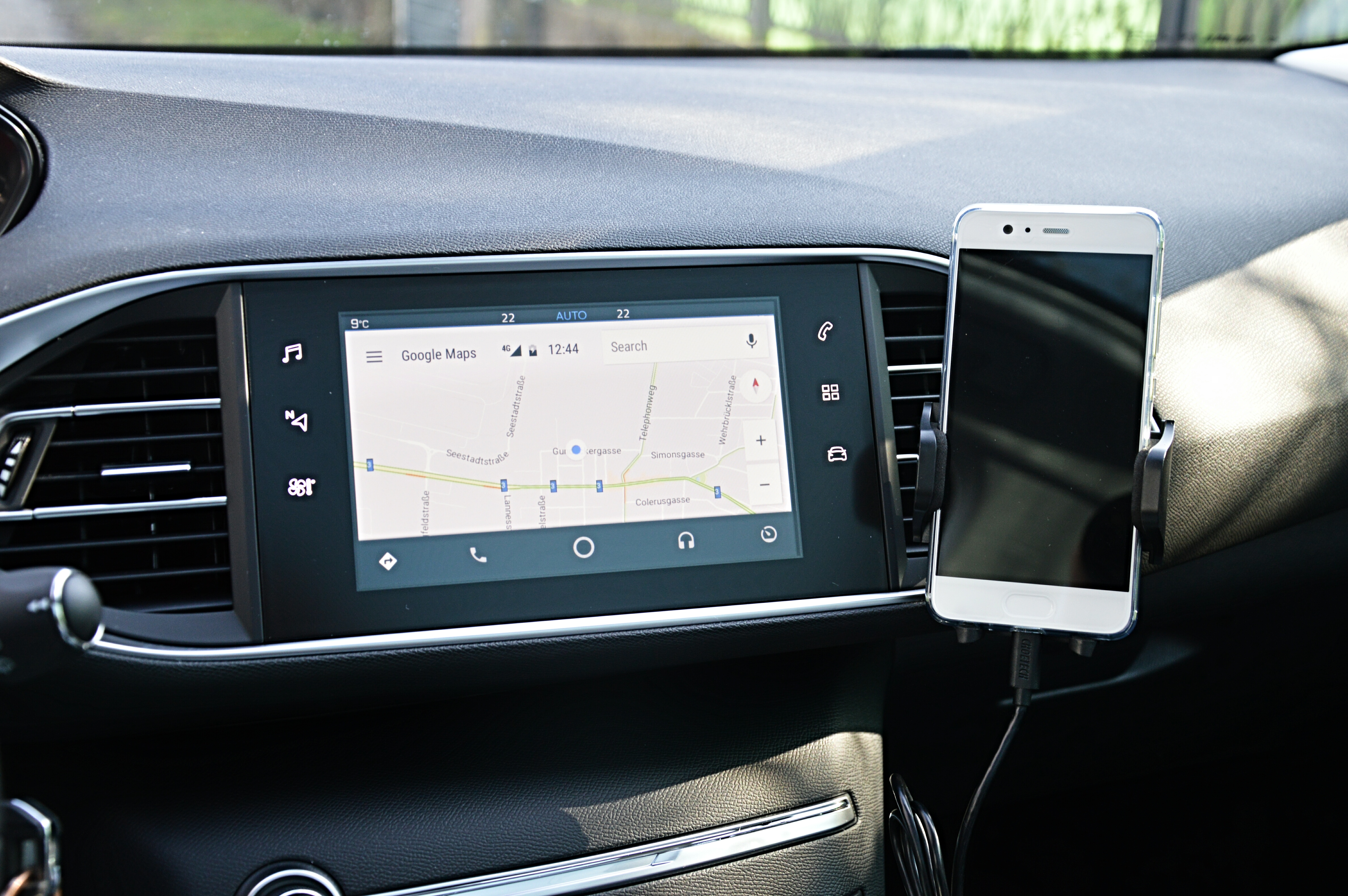 Google begins global rollout of Gemini on Android Auto