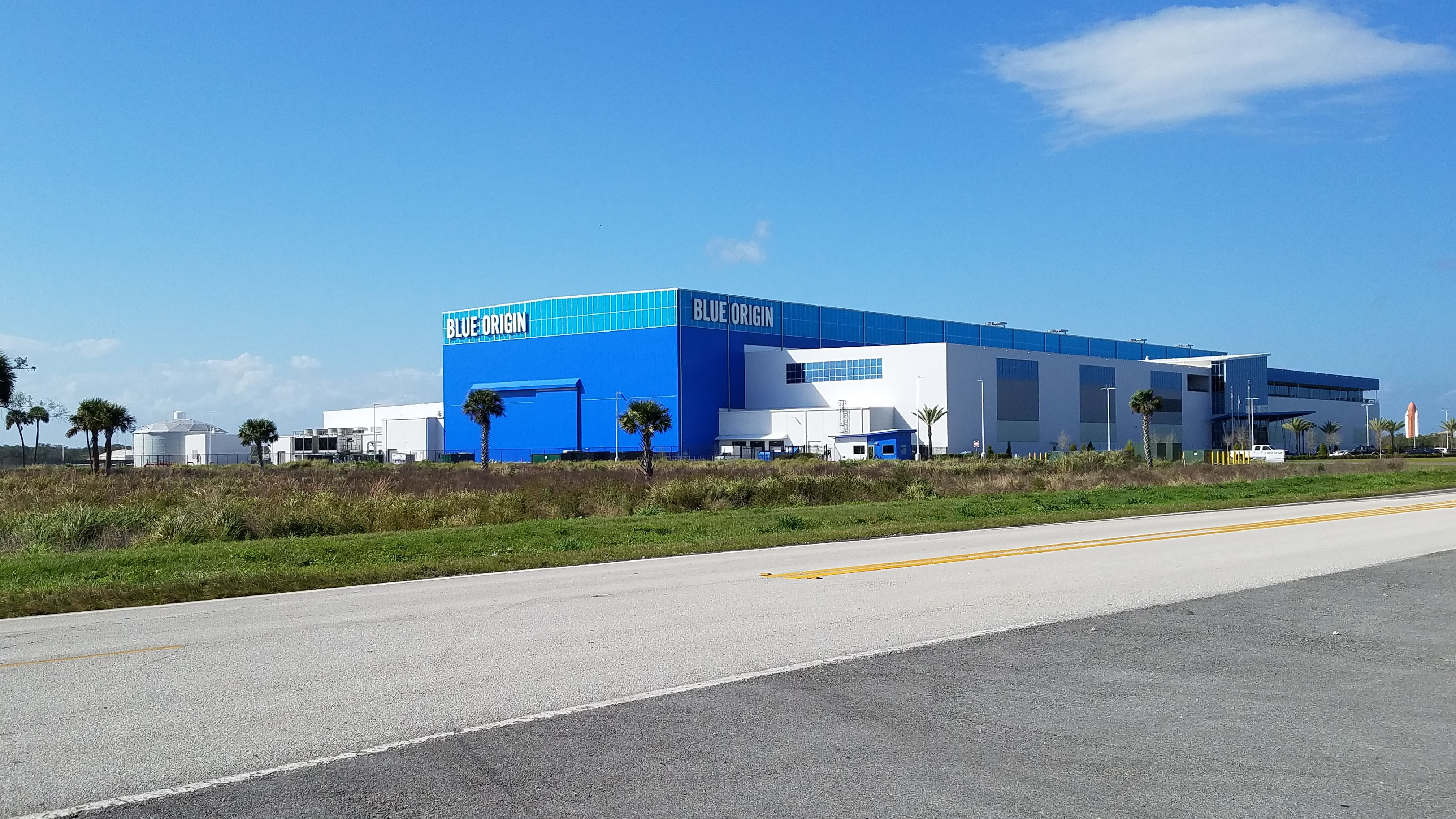 Blue Origin unveils super-heavy New Glenn variant taller than Saturn V