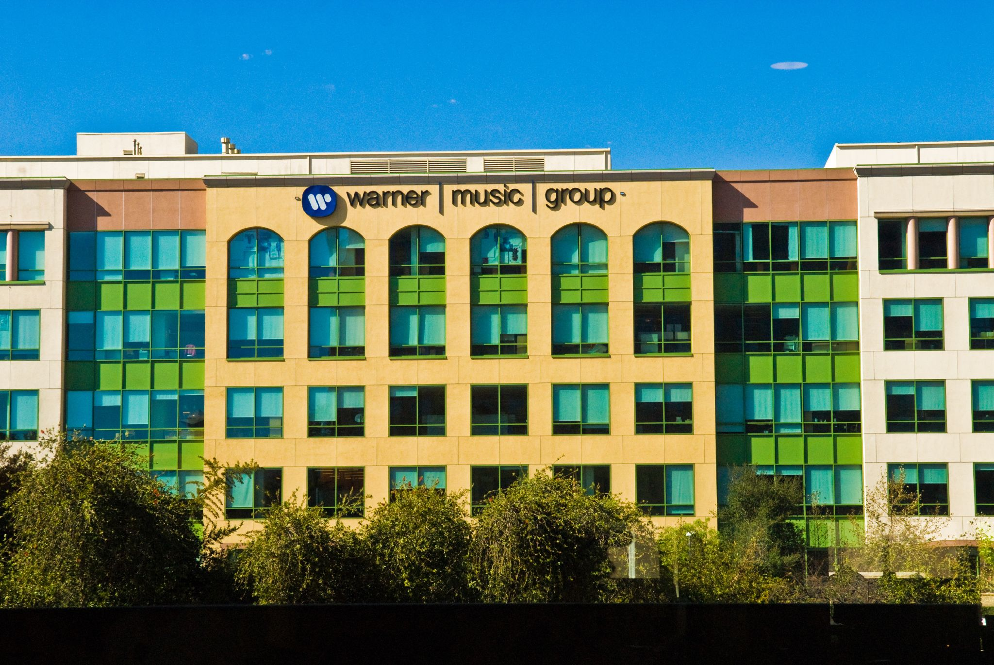 Warner Music Reaches Deal With Suno And Settles Copyright Lawsuit