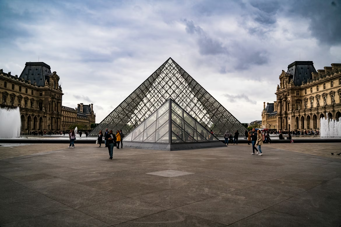 Louvre To Raise Ticket Prices For Most Non-EU Tourists By 45%