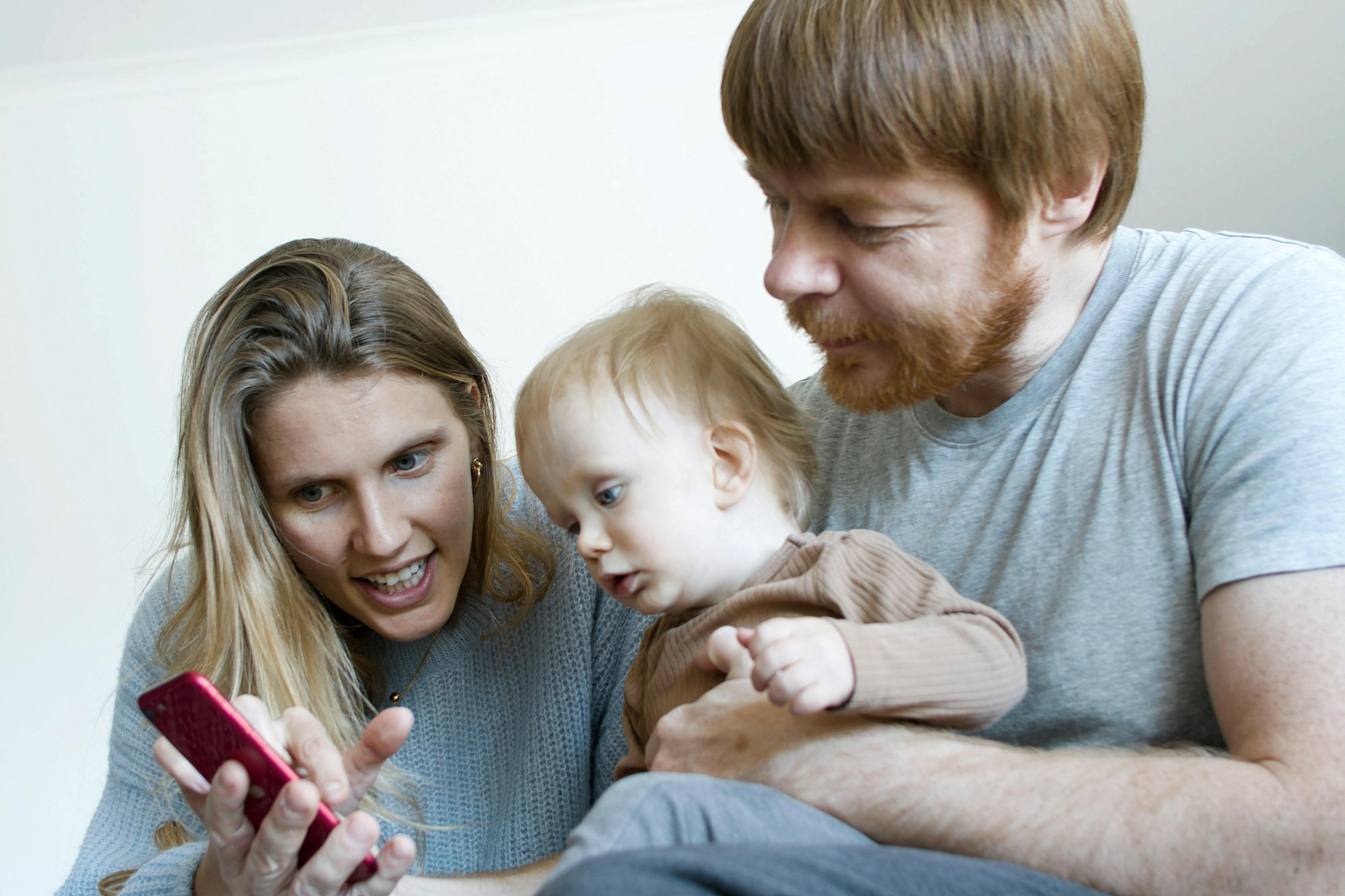 UK Adults Spend More Time Online in 2025 Than During the Pandemic, Ofcom Survey Shows