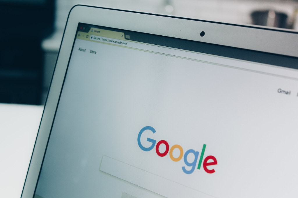 Google Tests AI-Generated Article Overviews on Select Publisher Pages in Google News