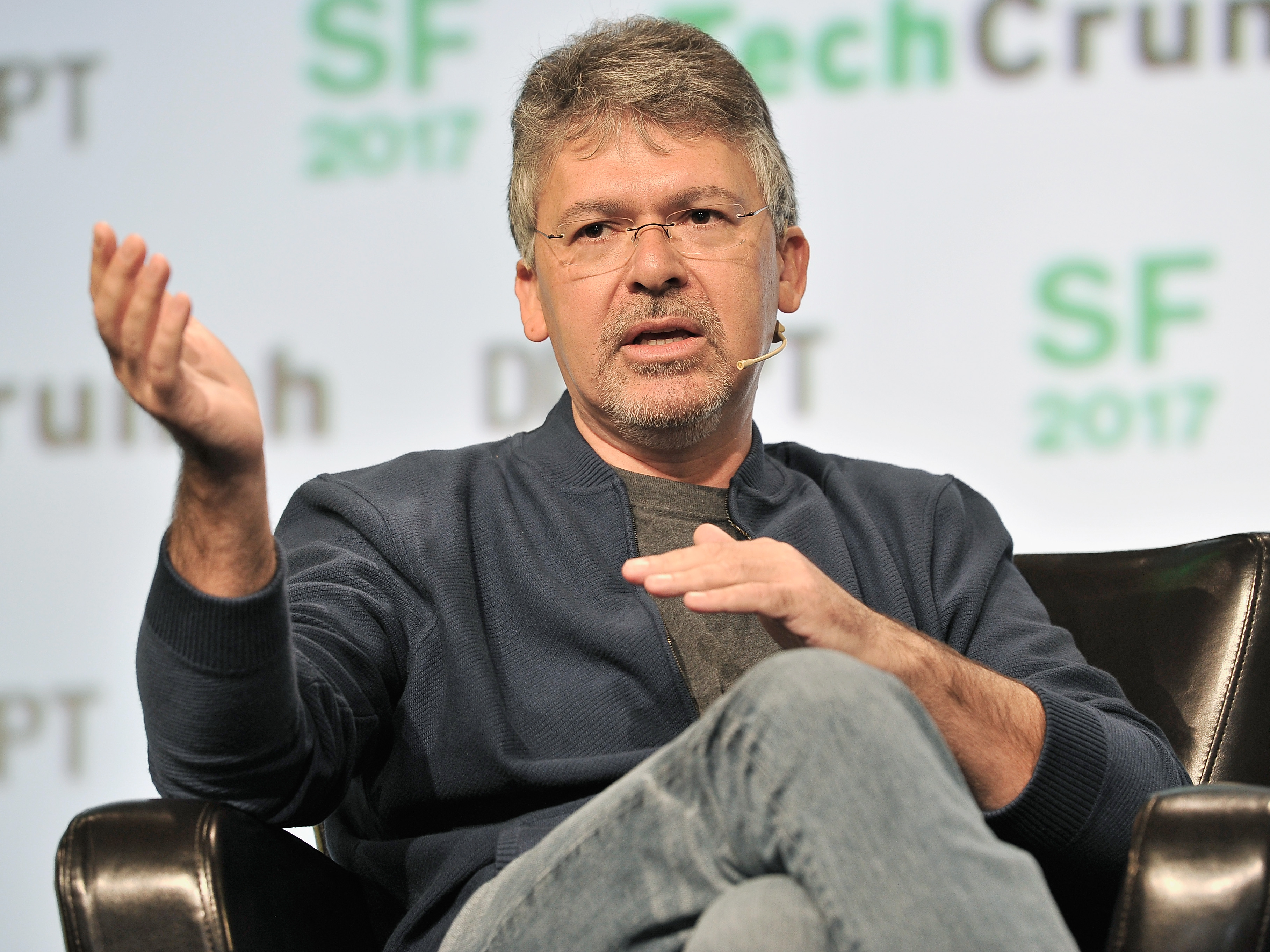 Apple Names New AI Chief After Internal Struggles