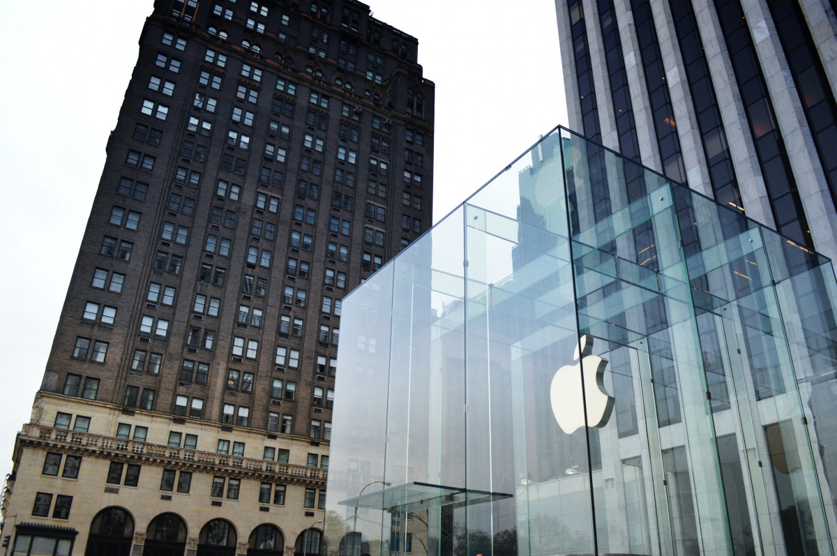 Apple Announces Retirement of General Counsel Kate Adams and Policy Chief Lisa Jackson