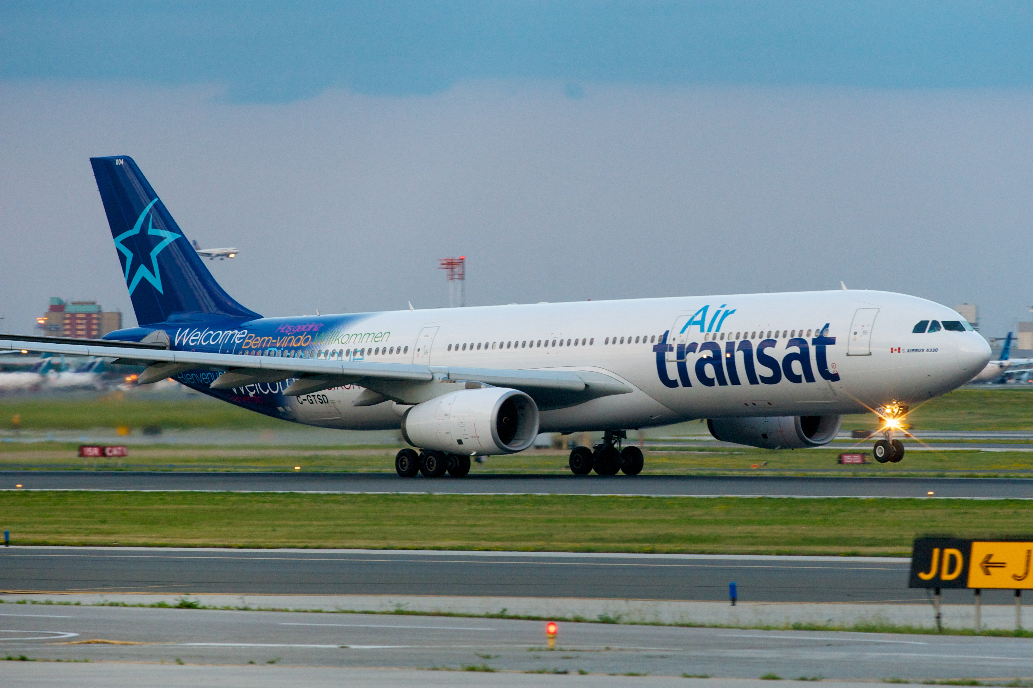 Air Transat to Begin Flight Cancellations Ahead of Potential Pilot Strike