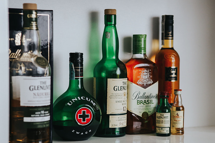 Canadian Provinces Weigh Next Steps for US Liquor Pulled From Shelves Over Tariffs