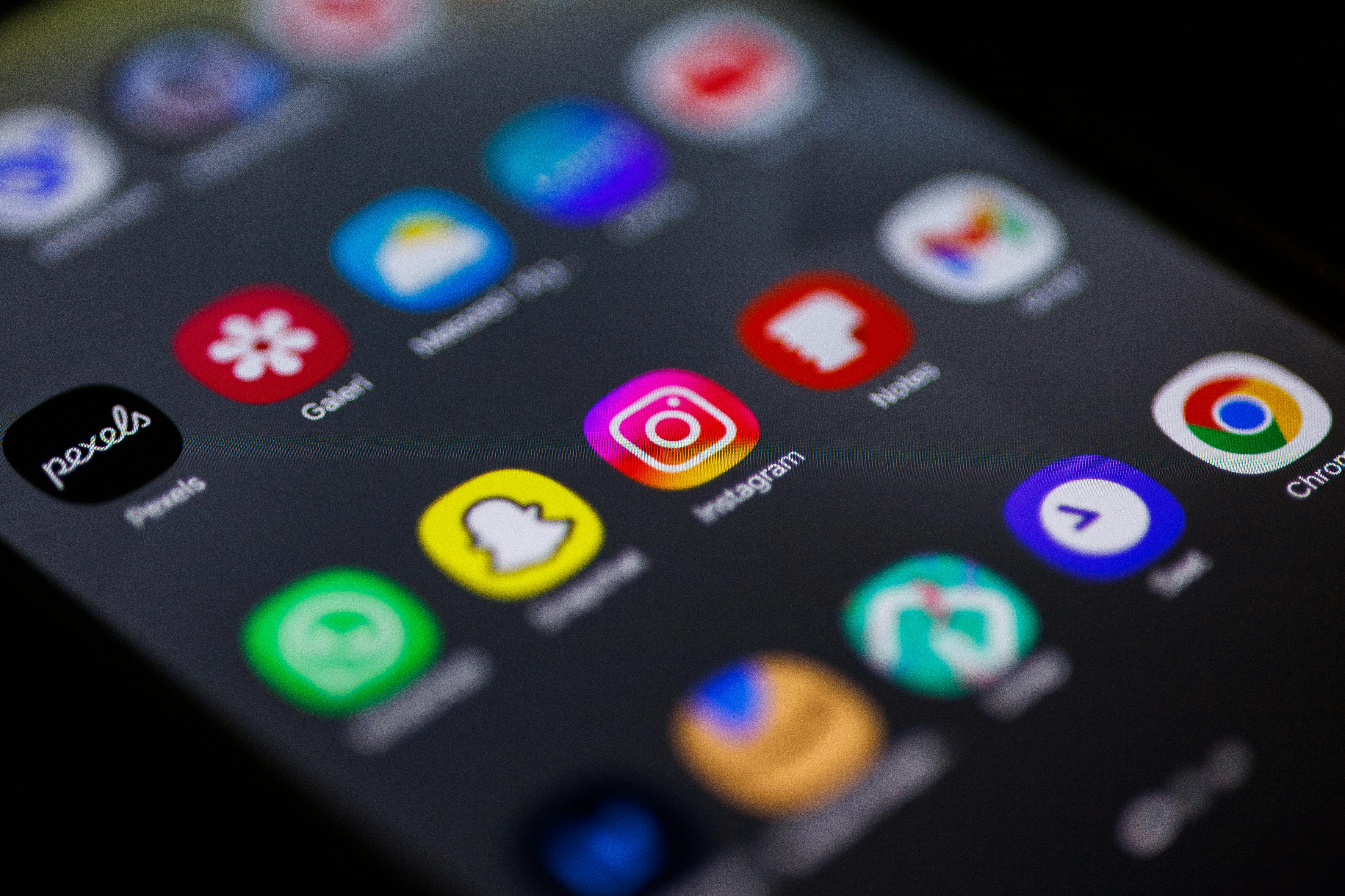 Subscriptions Drive Mobile App Revenue Growth In 2025 As Downloads Decline Again