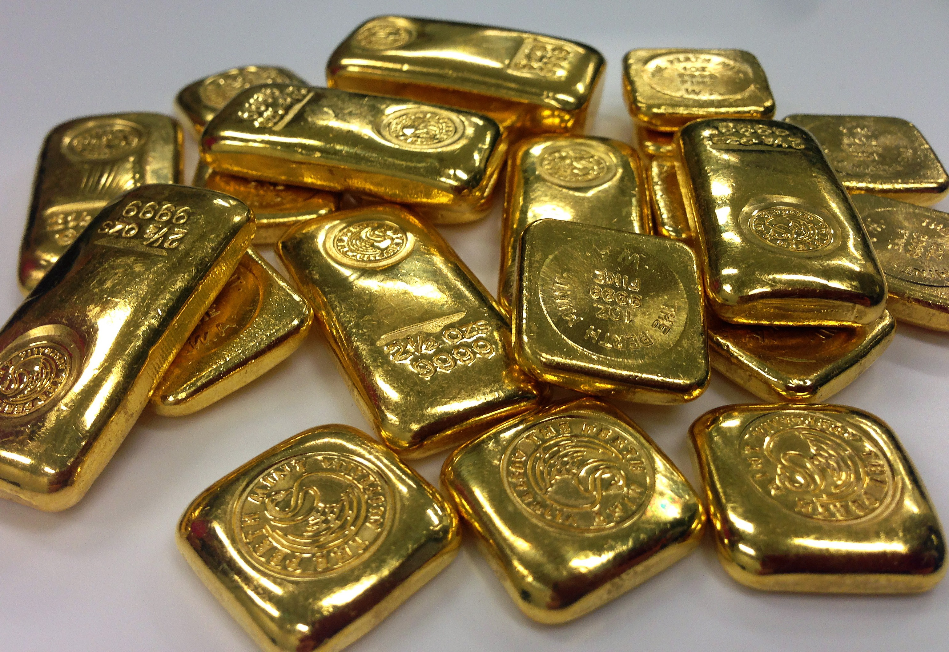 Gold And Silver Rise As Venezuela Developments Raise Geopolitical Concerns