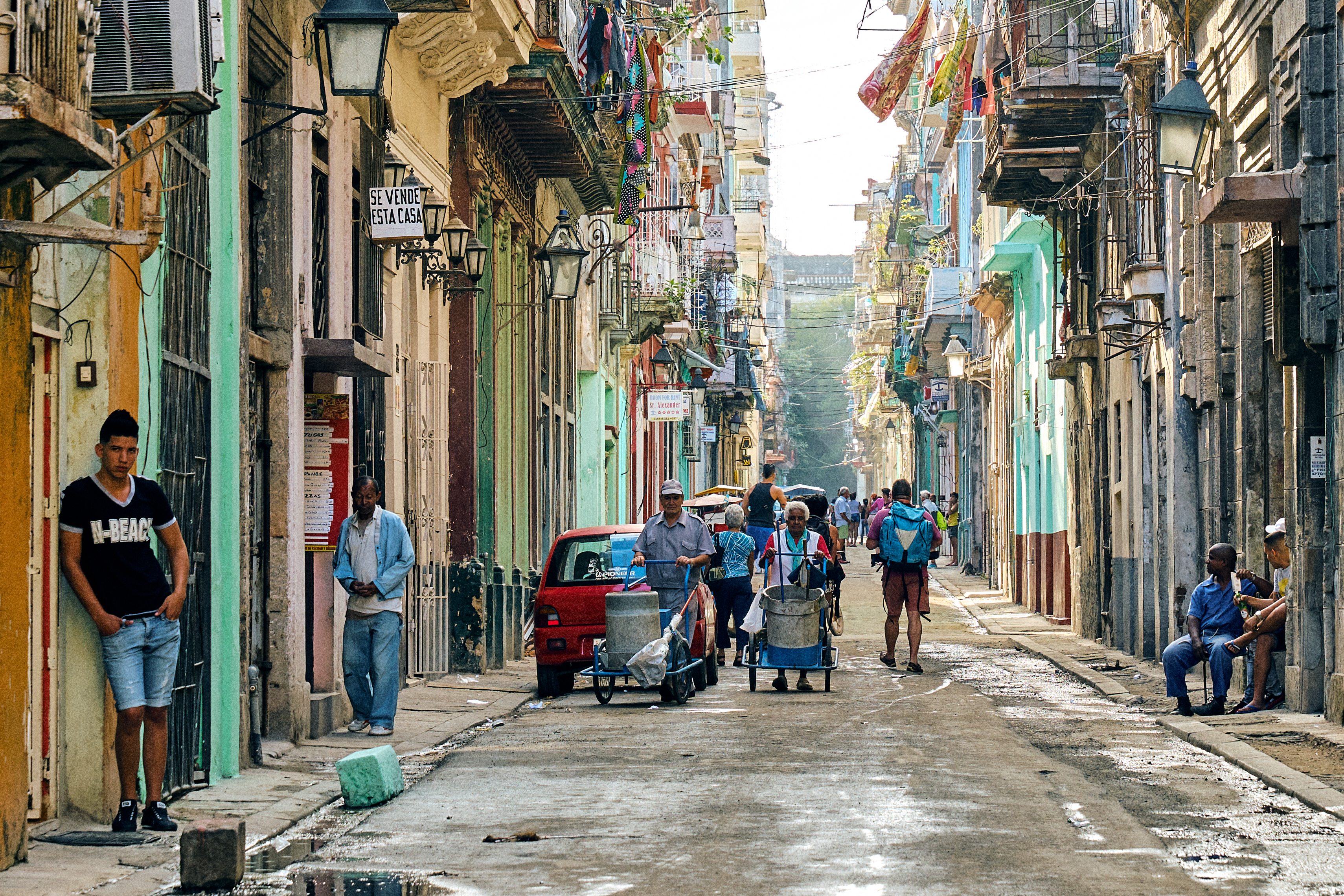 Trump Threatens Tariffs on Oil-Providing Countries as Pressure on Cuba Intensifies