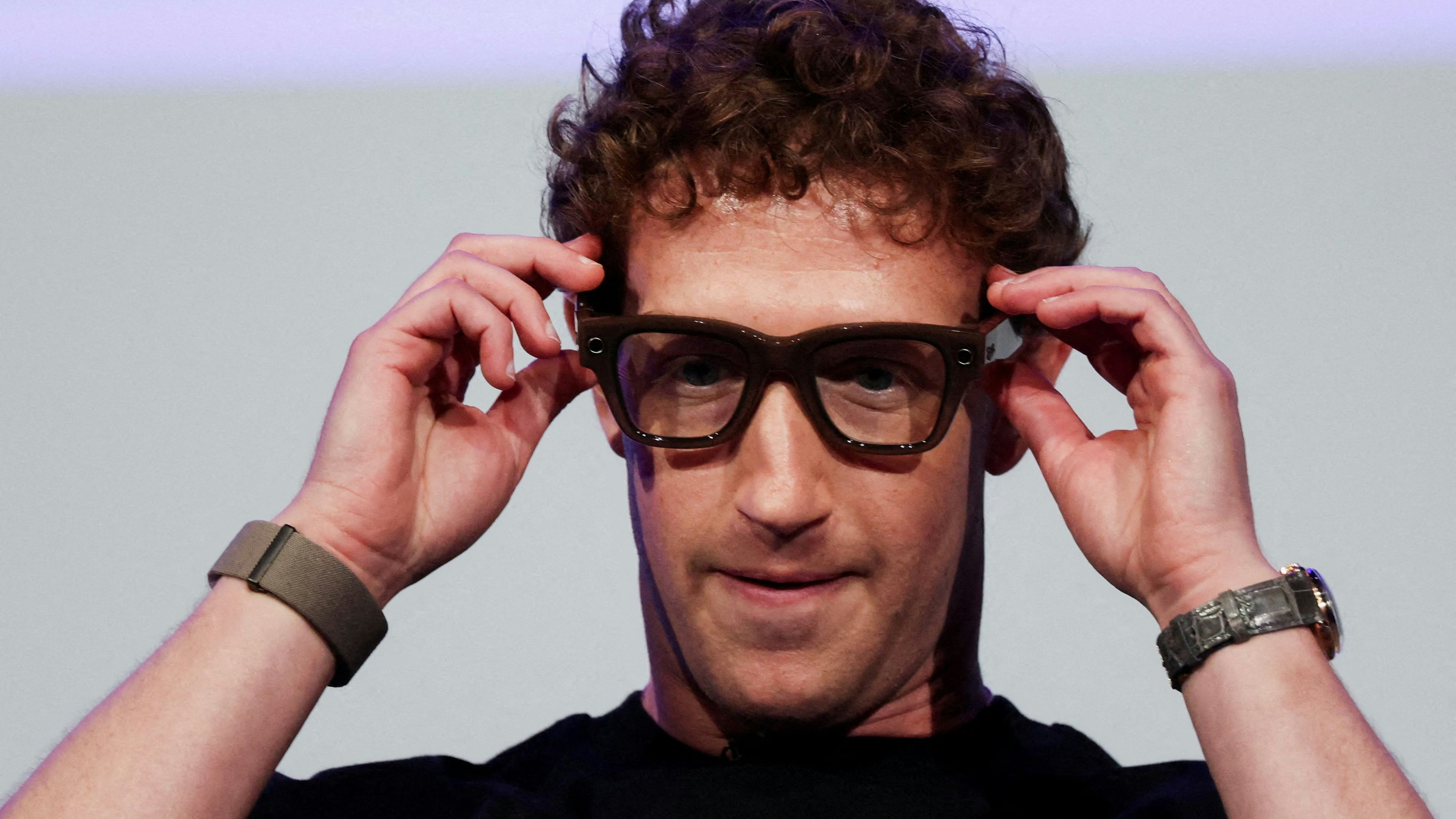 Meta Pauses International Launch Of Ray-Ban Display Glasses Amid Supply Constraints