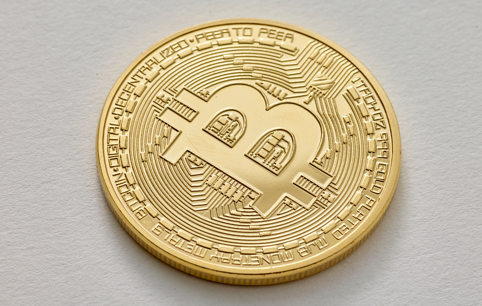 Bitcoin Falls To 15-Month Low Despite Trump Support And Pro-Crypto Policies
