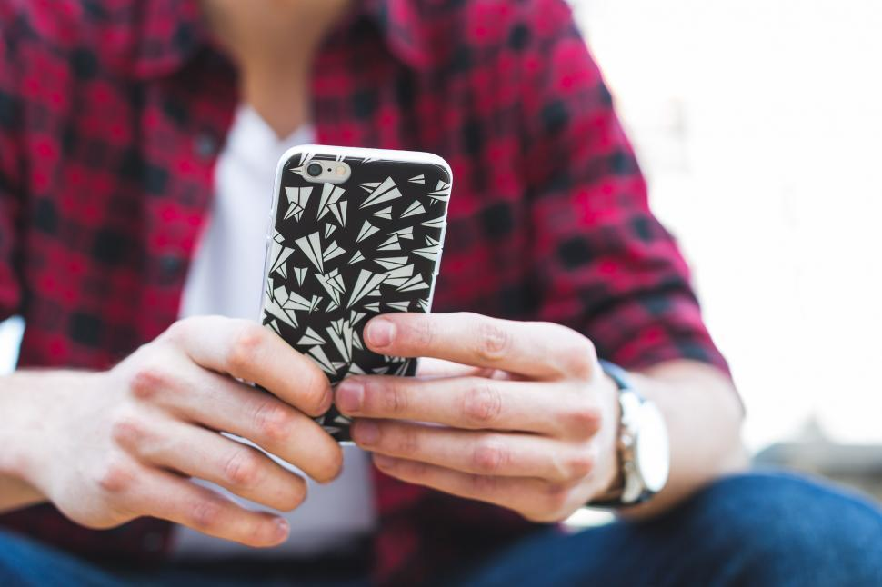 Apple Introduces Age Verification Checks For UK iPhone And iPad Users Under New Safety Measures