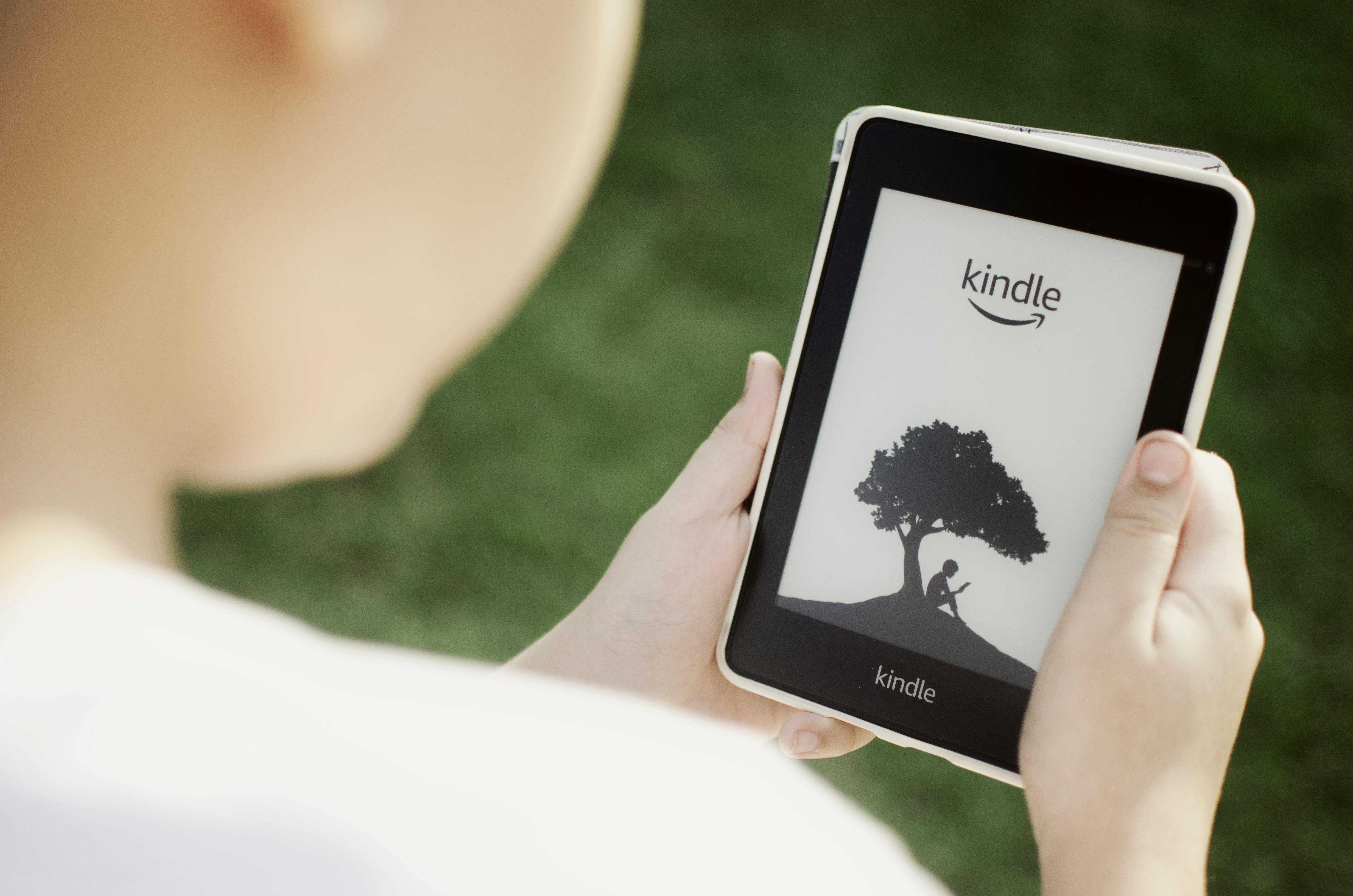 Amazon Launches $34.99 Kindle Click Remote for Hands-Free Page Turning